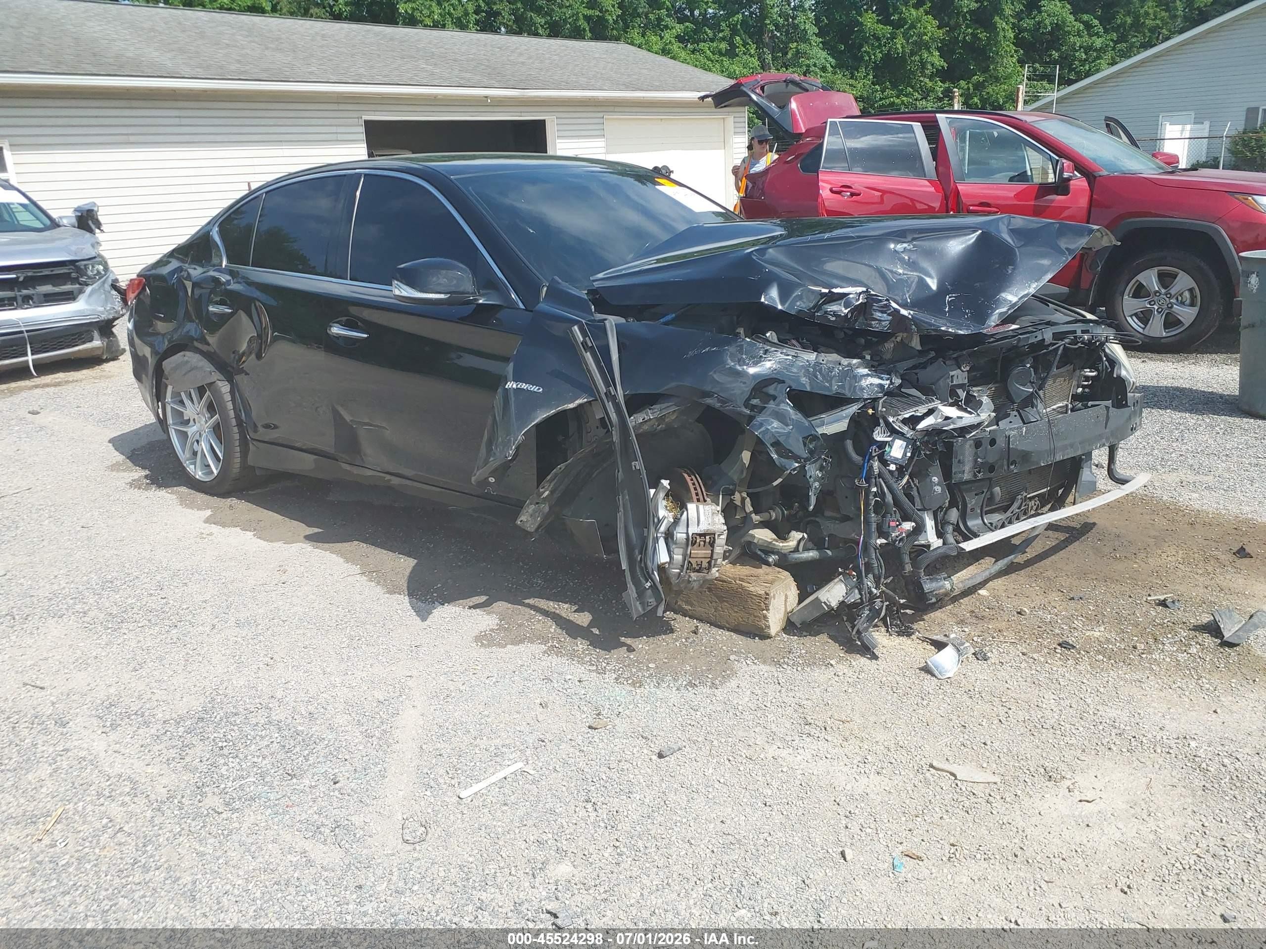 2014 Infiniti Q50 Hybrid Sport, VIN JN1AV7AR8EM700105 — Front end