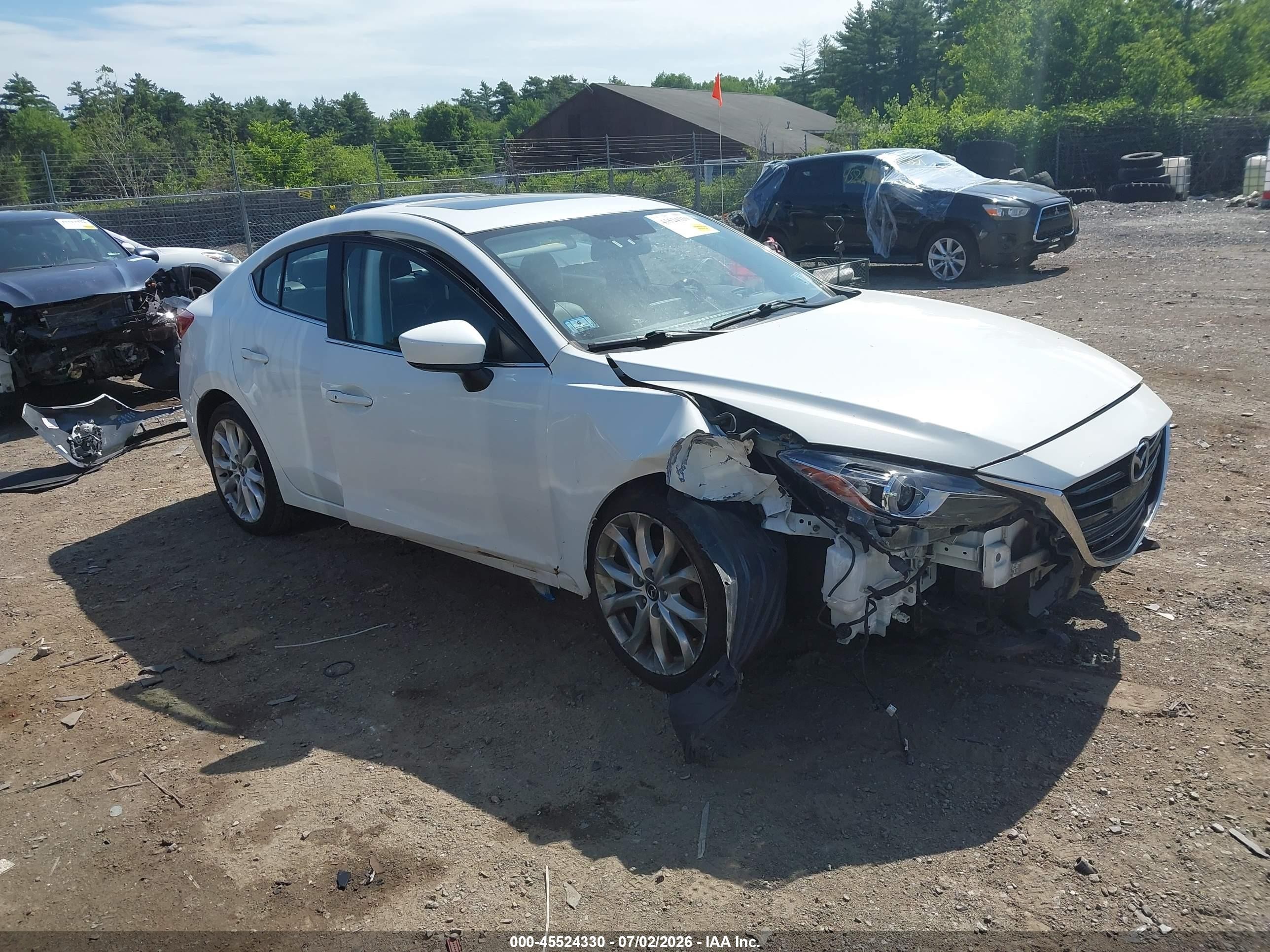 2014 Mazda 3 S Grand Touring, VIN JM1BM1W39E1144572 — Перед