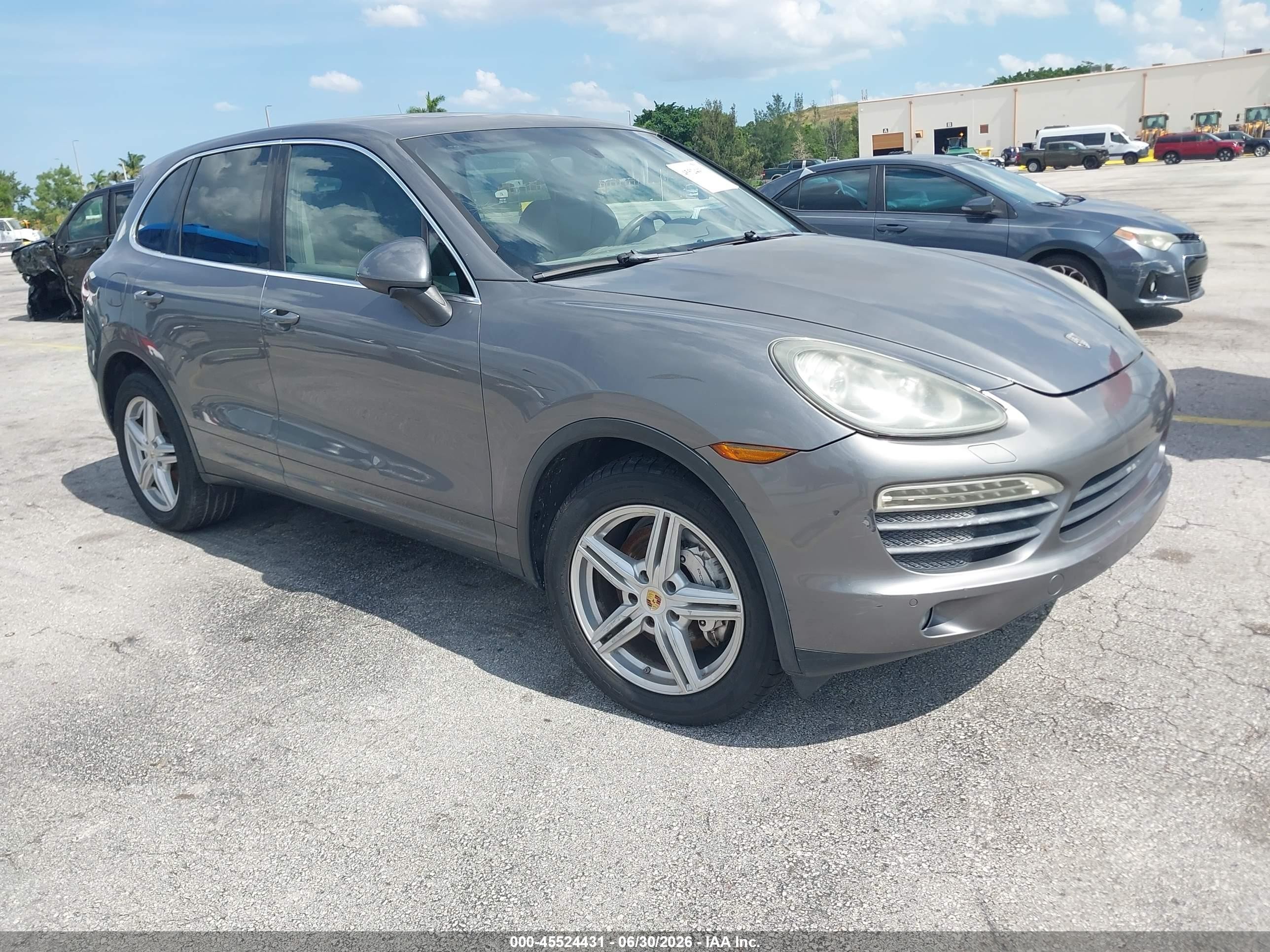 2011 Porsche Cayenne S, VIN WP1AB2A20BLA42999 — Normal wear