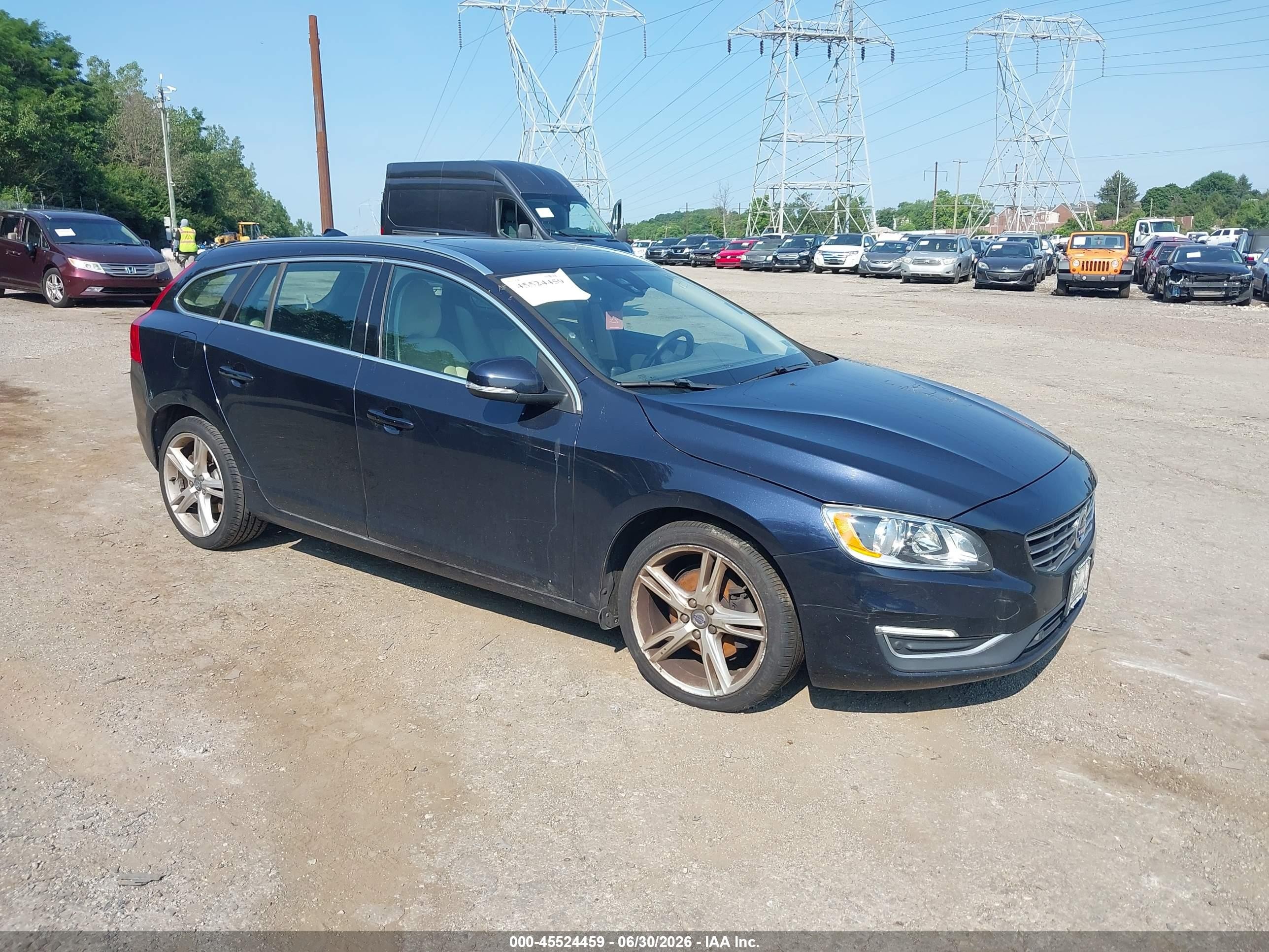 2017 Volvo V60 Premier, VIN YV140MEK1H1343631 — Обычный износ