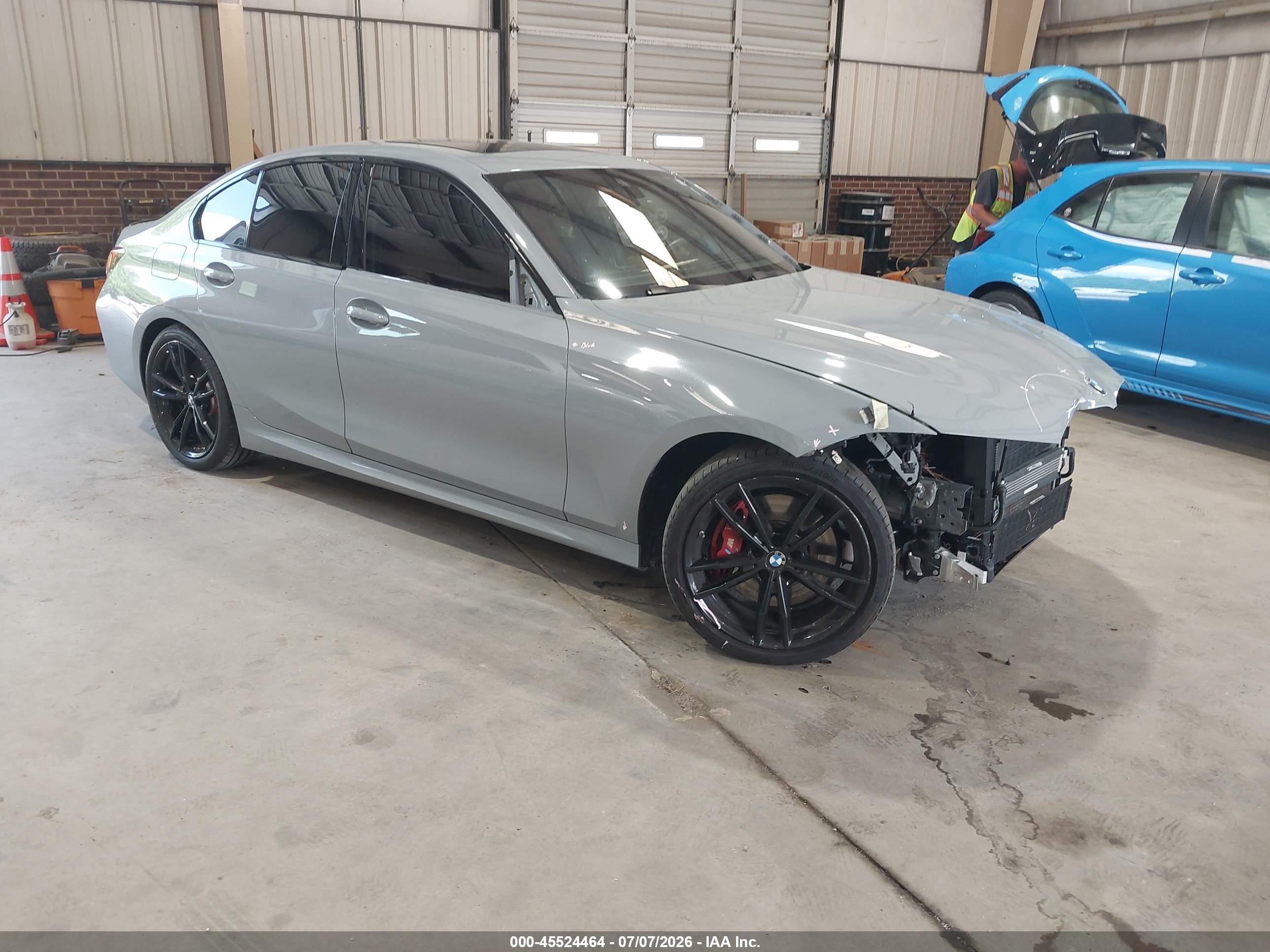 2023 BMW 3 Series 330i, VIN 3MW69FF05P8D60498 — Перед