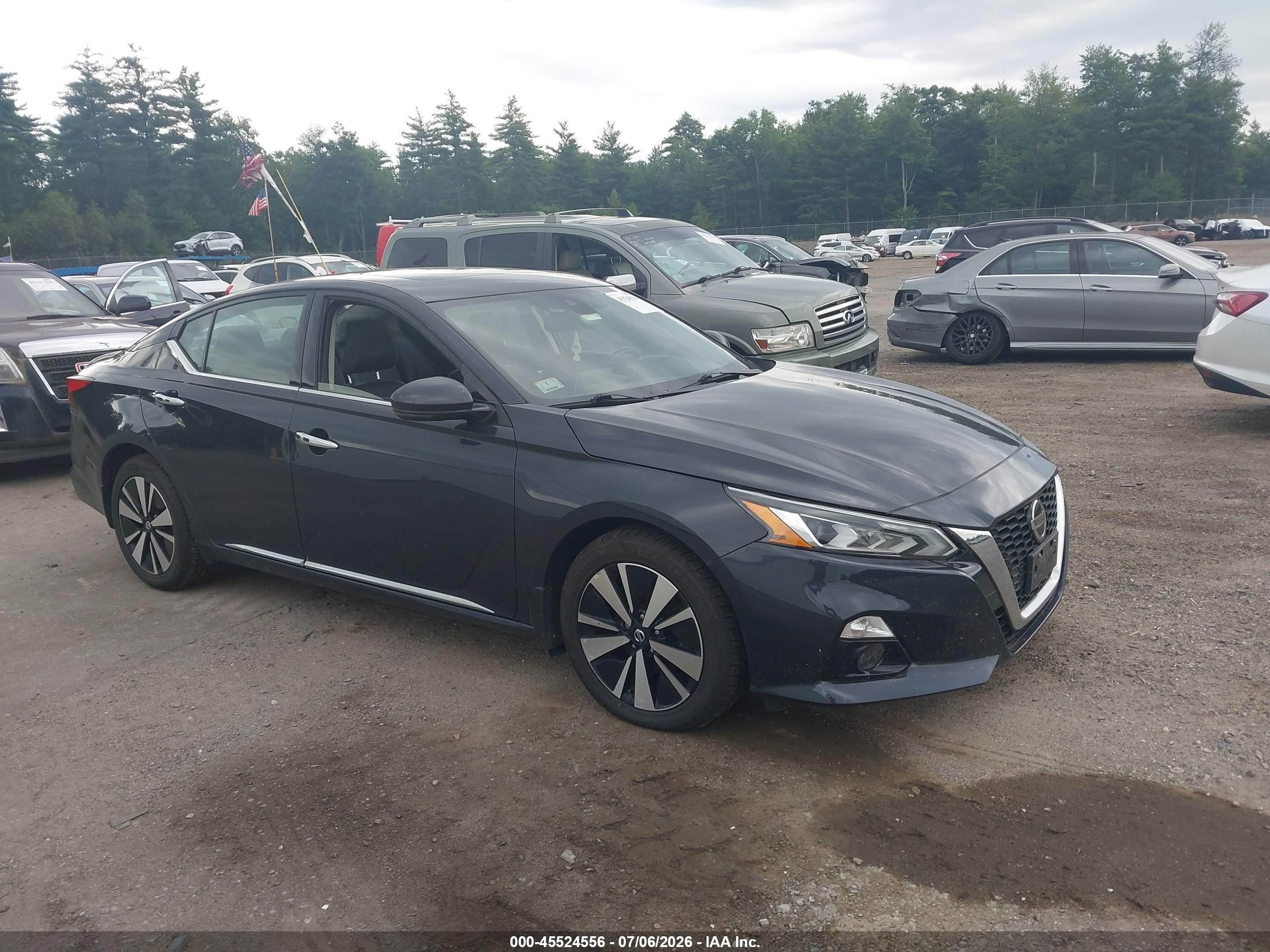 2019 Nissan Altima SL, VIN 1N4BL4EW6KC137312 — Rear end