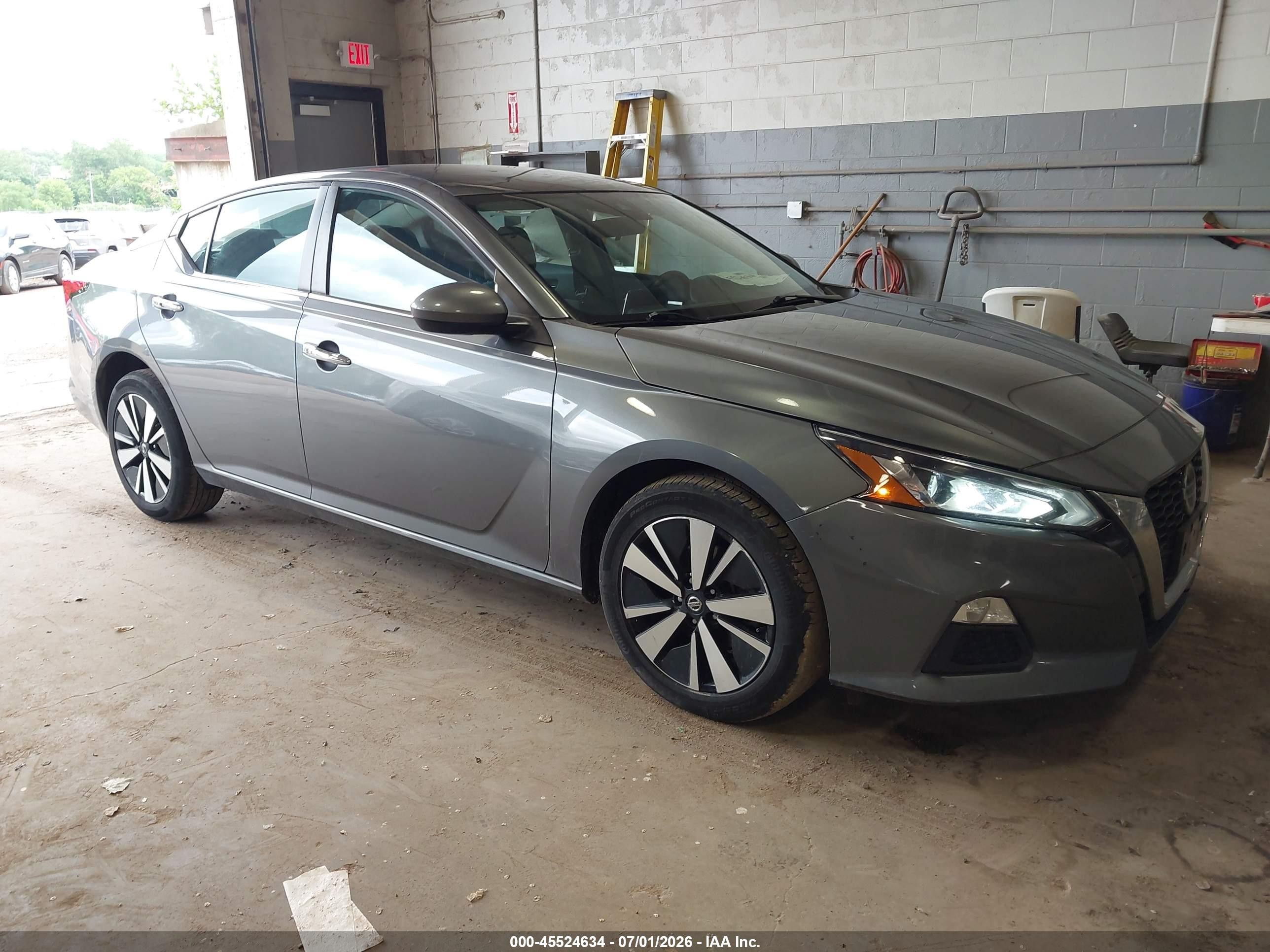 2021 Nissan Altima SV, VIN 1N4BL4DW9MN393159 — Side
