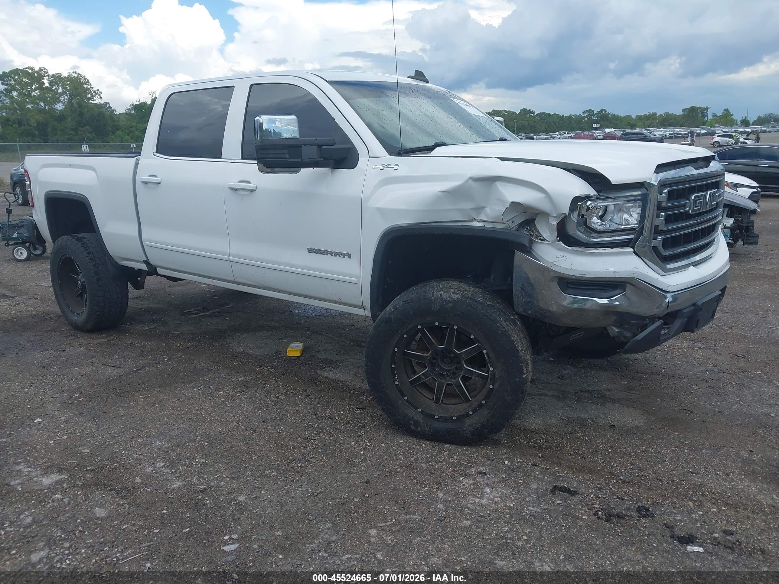 2018 GMC Sierra 1500 SLE, VIN 3GTU2MEC0JG333043 — Front end