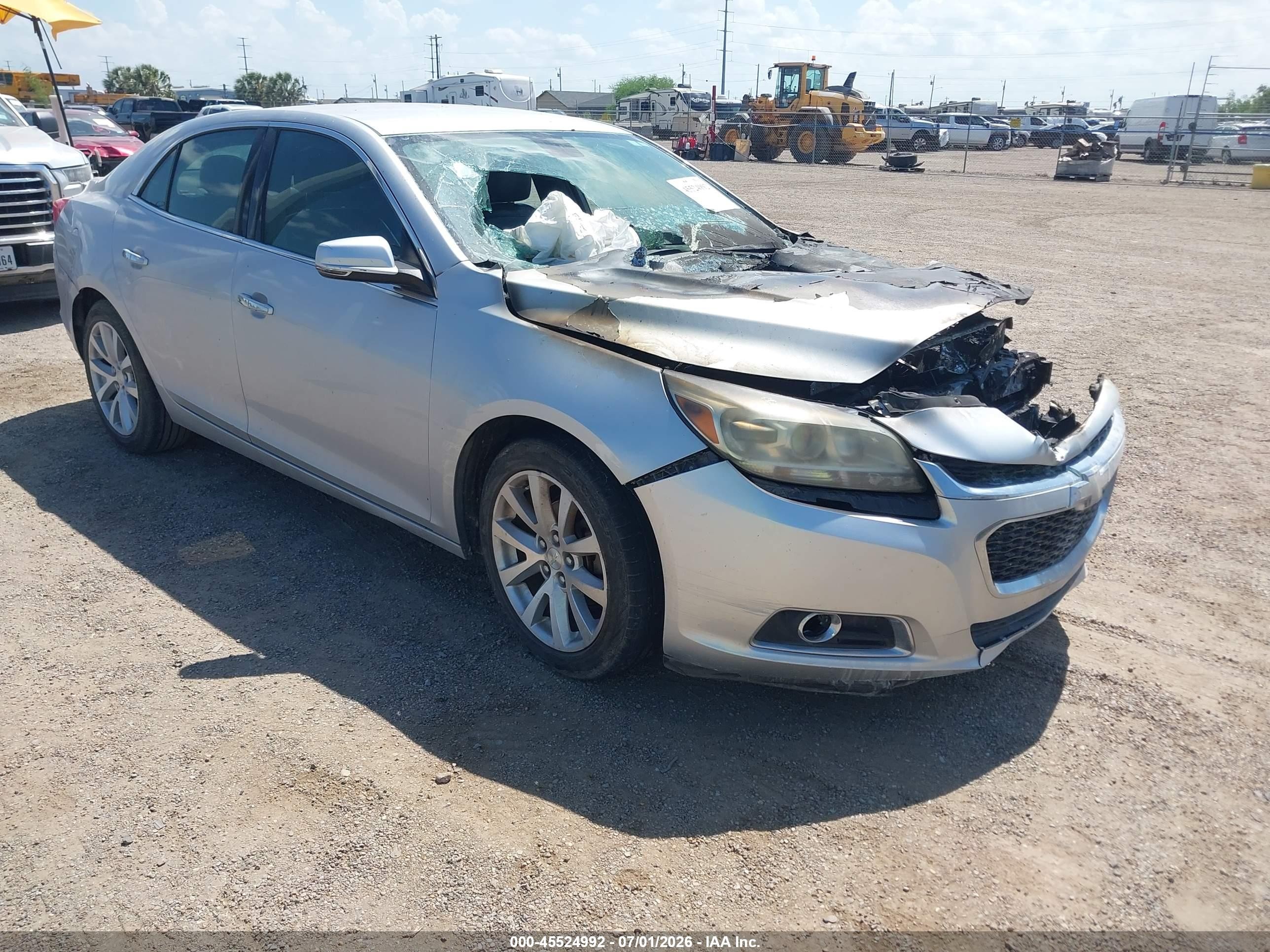 2015 Chevrolet Malibu LTZ, VIN 1G11F5SL9FF155829 — Engine fire