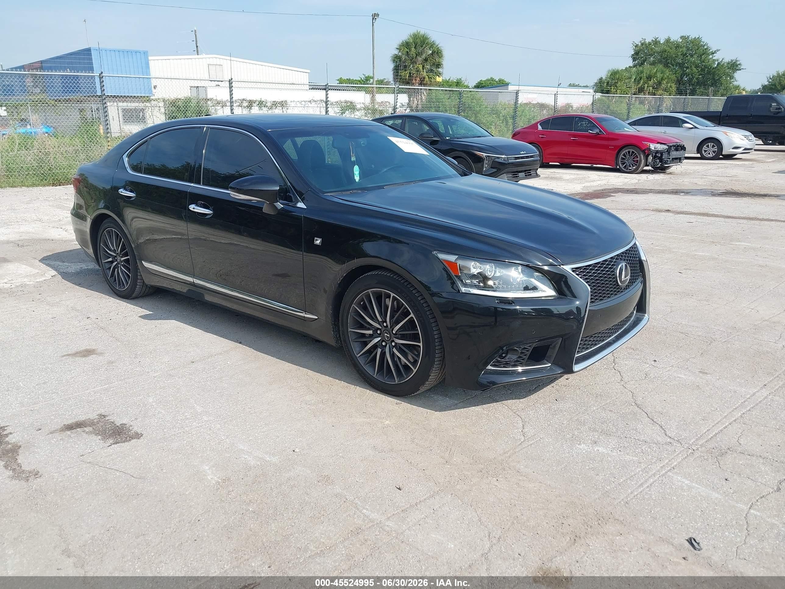 2014 Lexus LS 460, VIN JTHBL5EF6E5125216 — Normal wear
