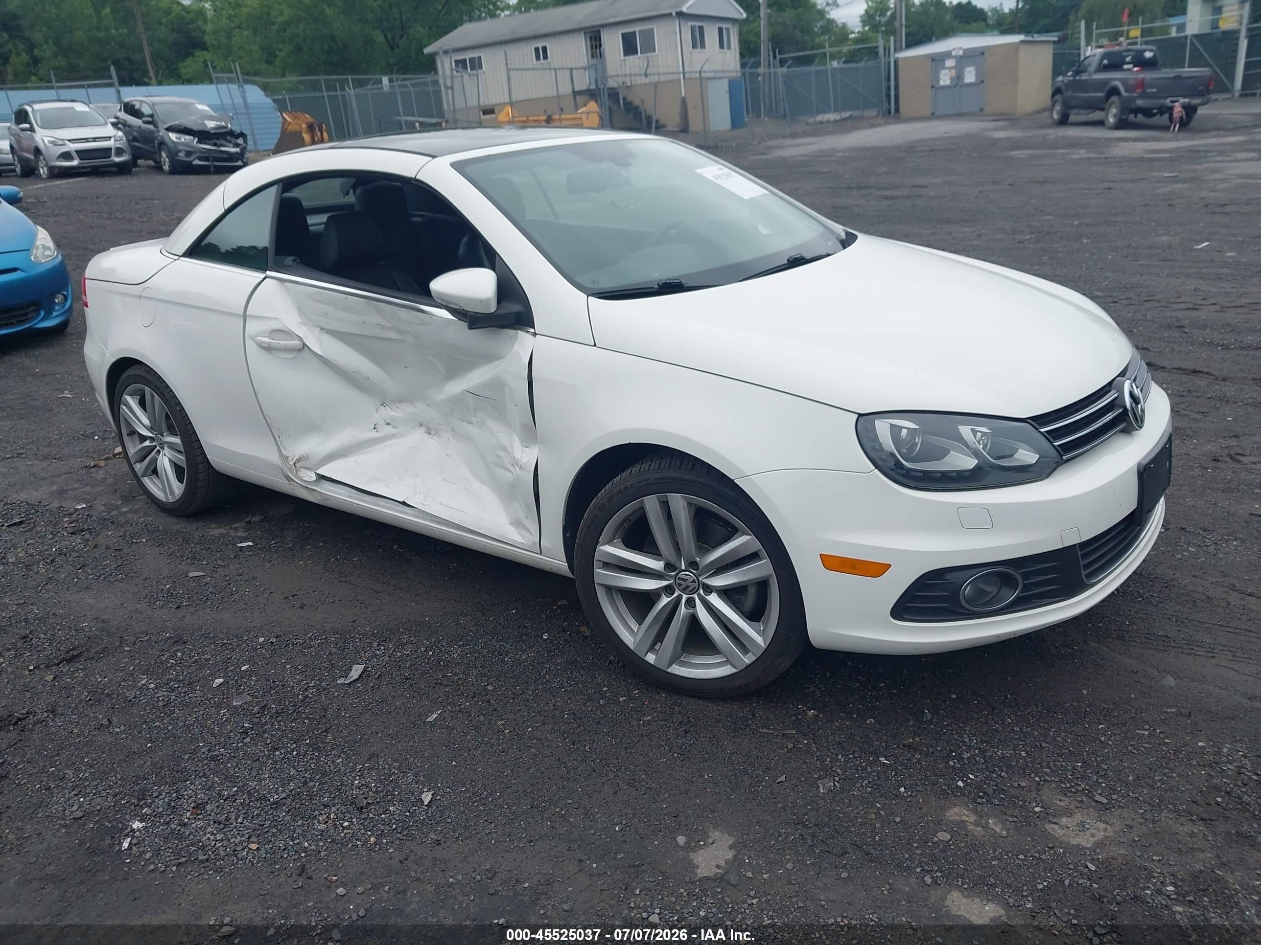 2014 Volkswagen Eos Executive, VIN WVWFW8AHXEV000674 — Side