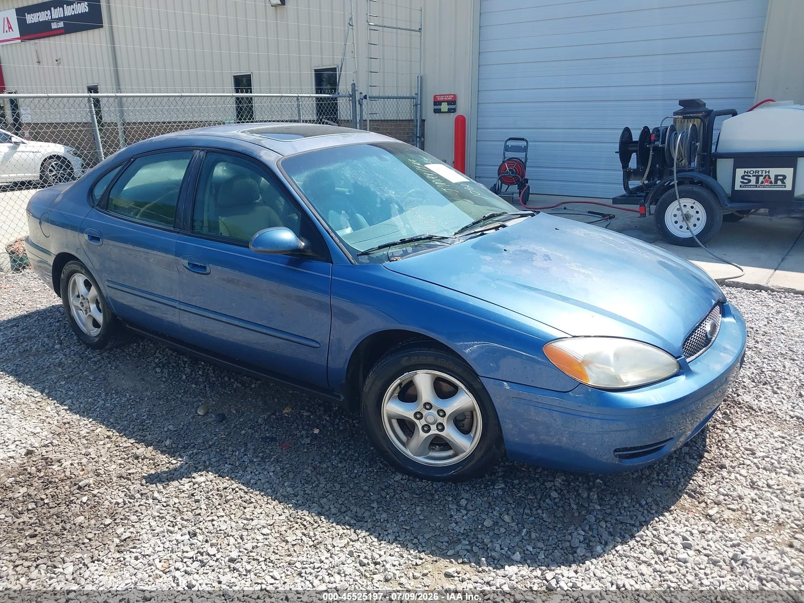 2004 Ford Taurus SES, VIN 1FAFP55U54A108179 — Normal wear