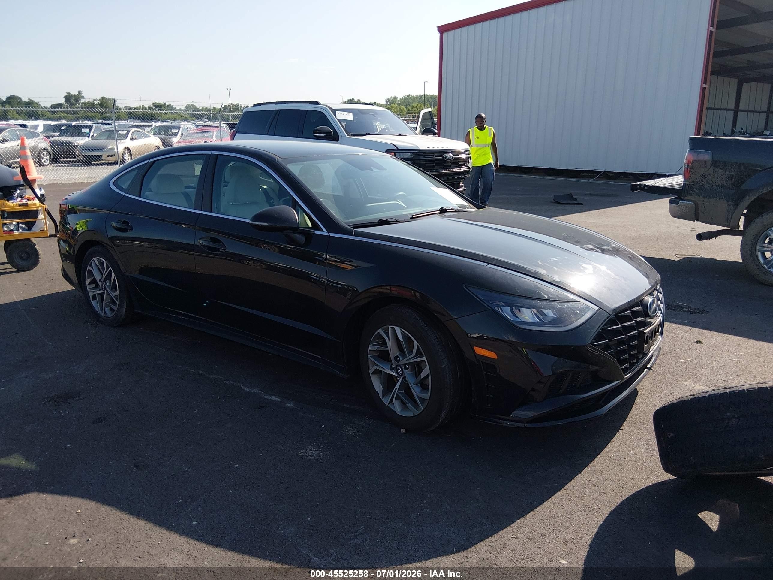 2021 Hyundai Sonata SEL, VIN KMHL64JA9MA165793 — Side