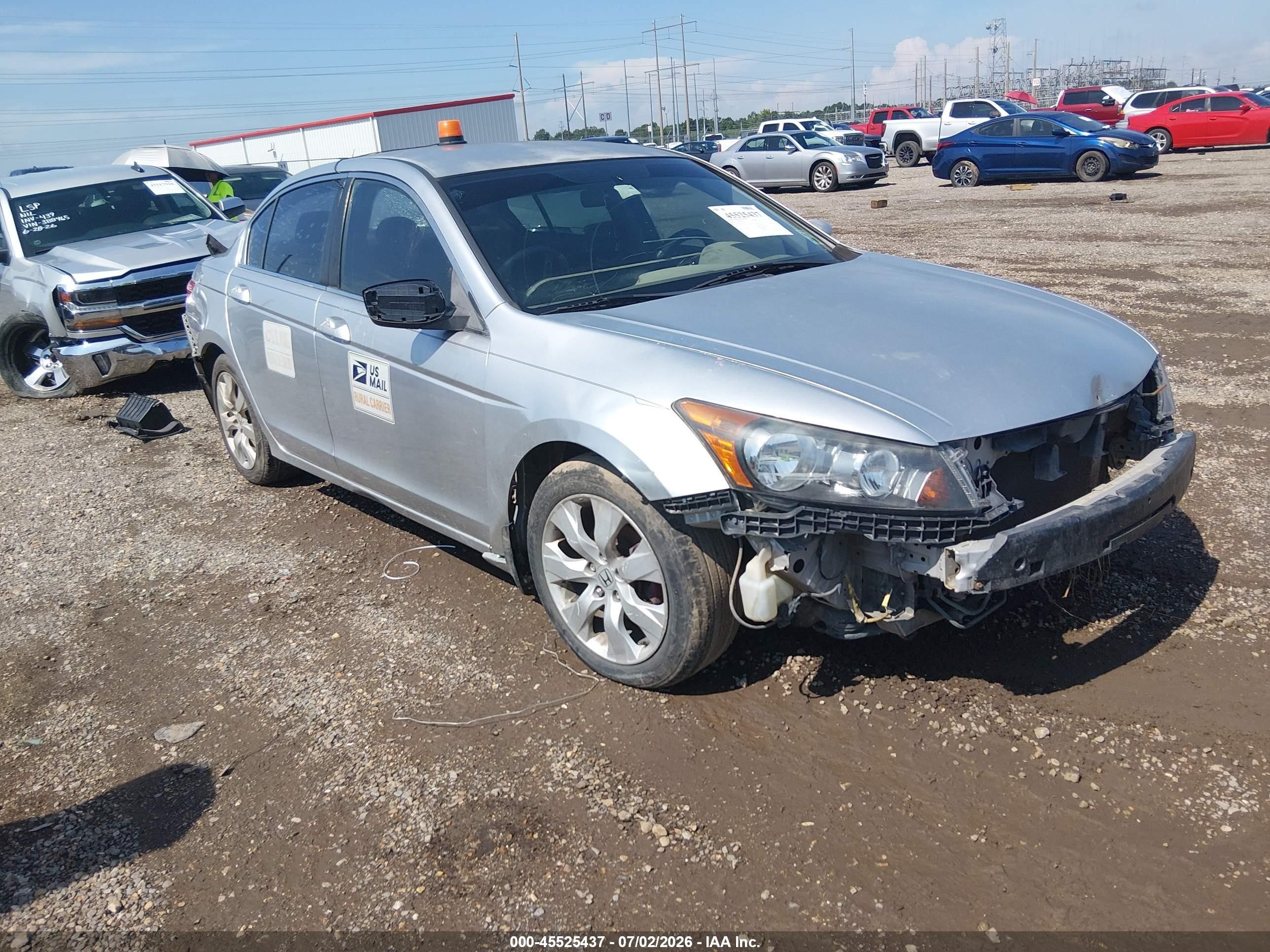 2008 Honda Accord LX, VIN 1HGCP26368A061480 — Перед
