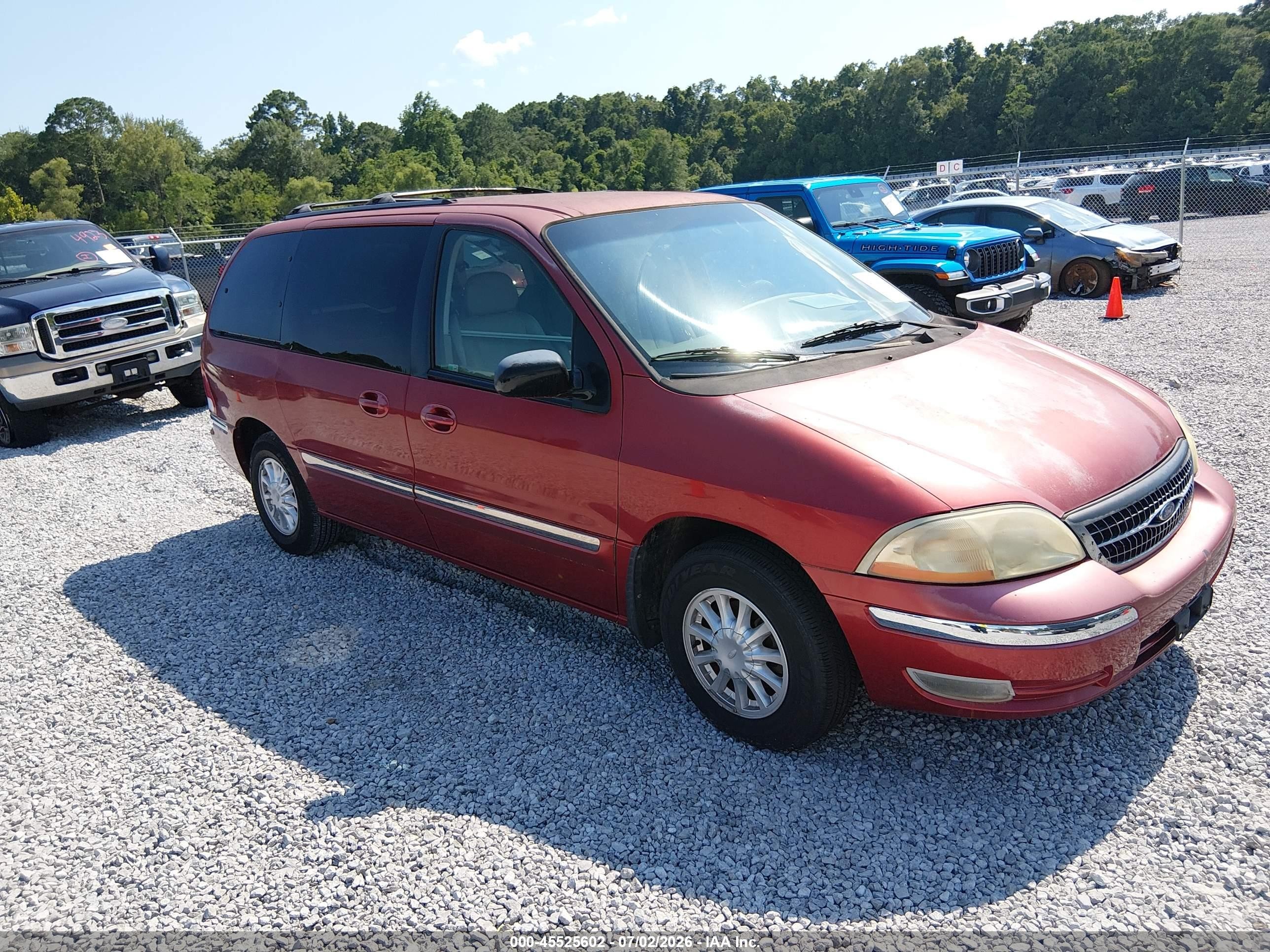 2000 Ford Windstar SE, VIN 2FMDA524XYBC63646 — Front end