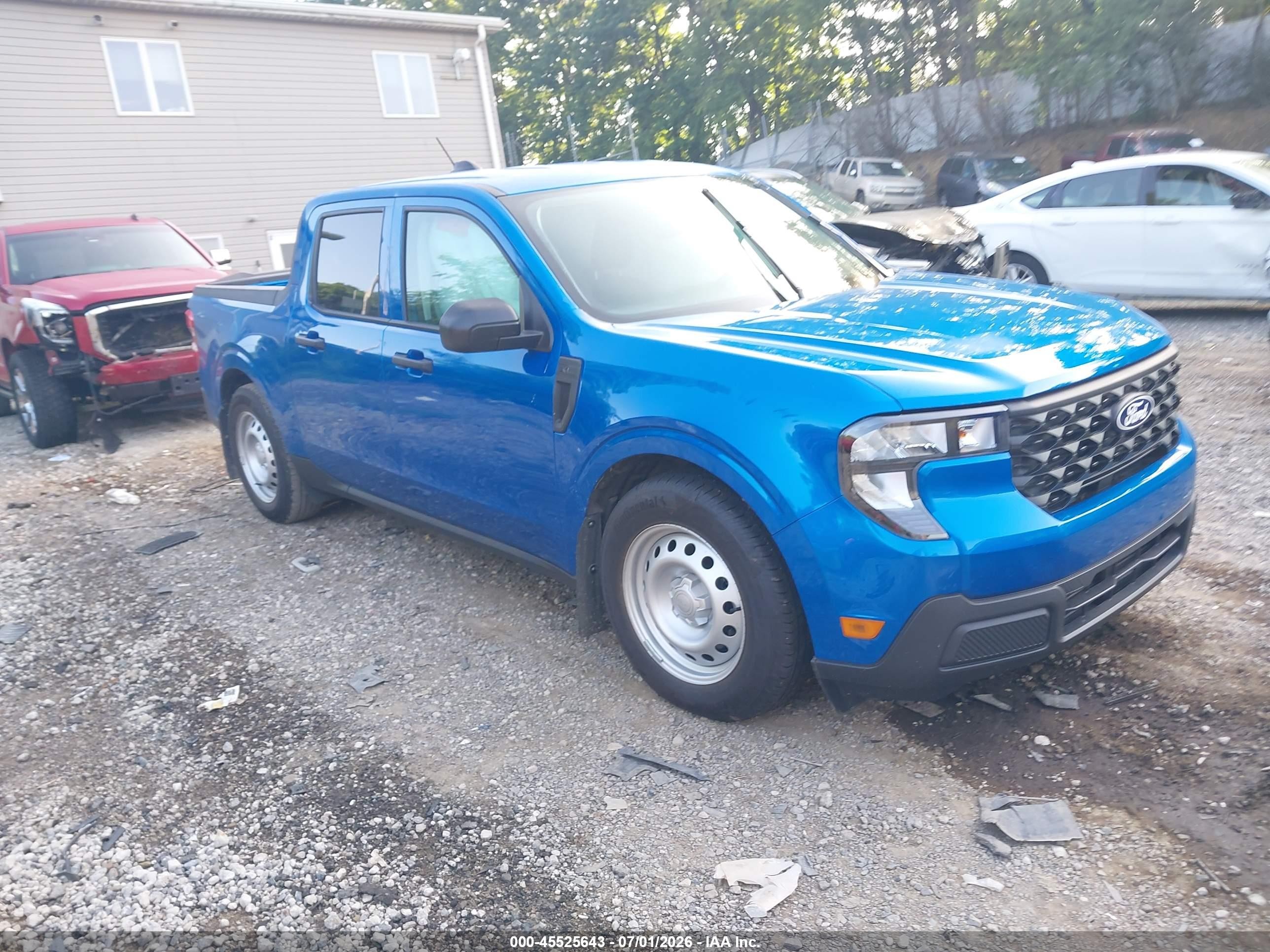 2026 Ford Maverick XL, VIN 3FTTW8BA1TRA21962 — Side