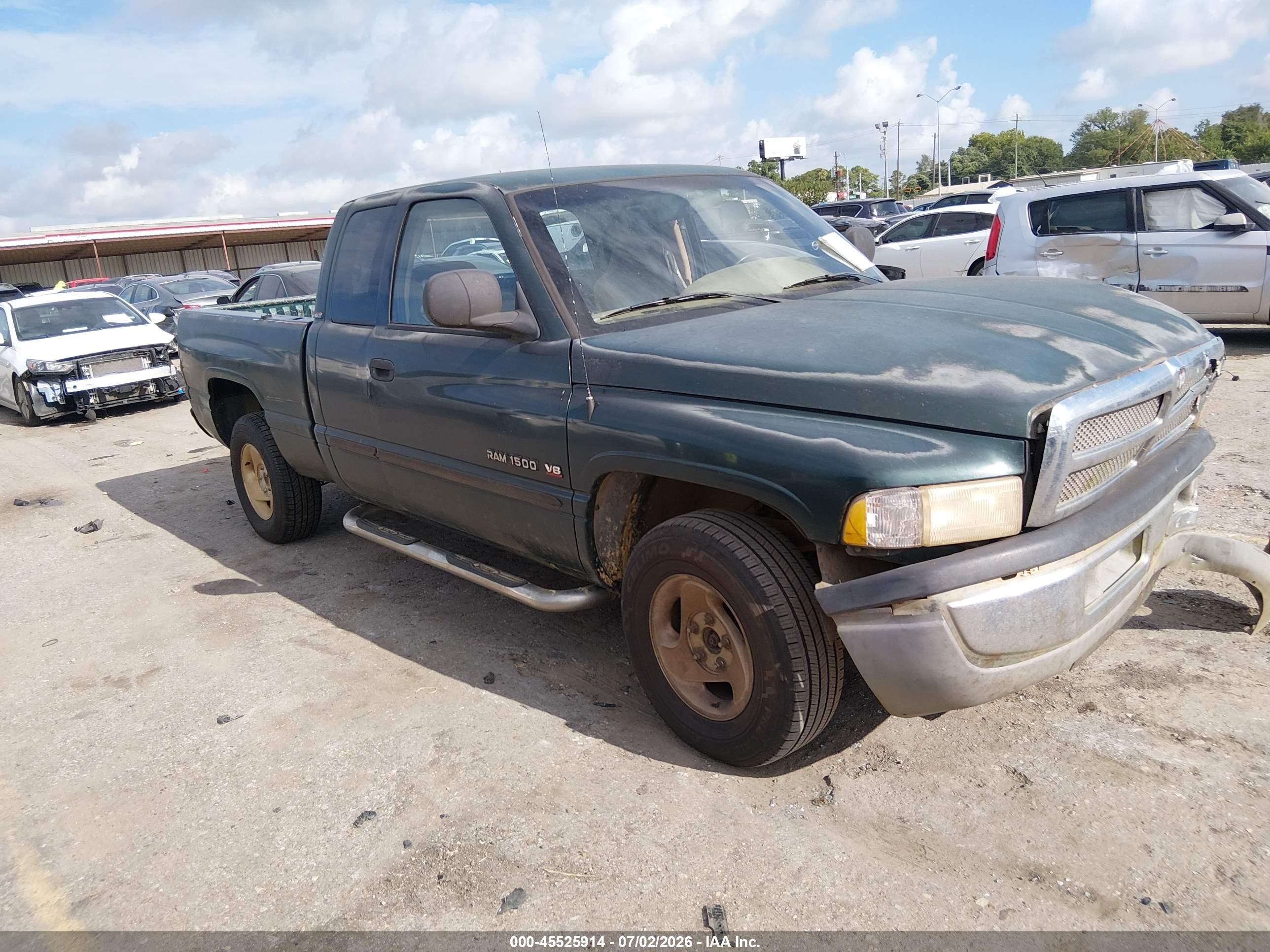 2001 Dodge 1500, VIN 3B7HC13Y31M548543 — Front end