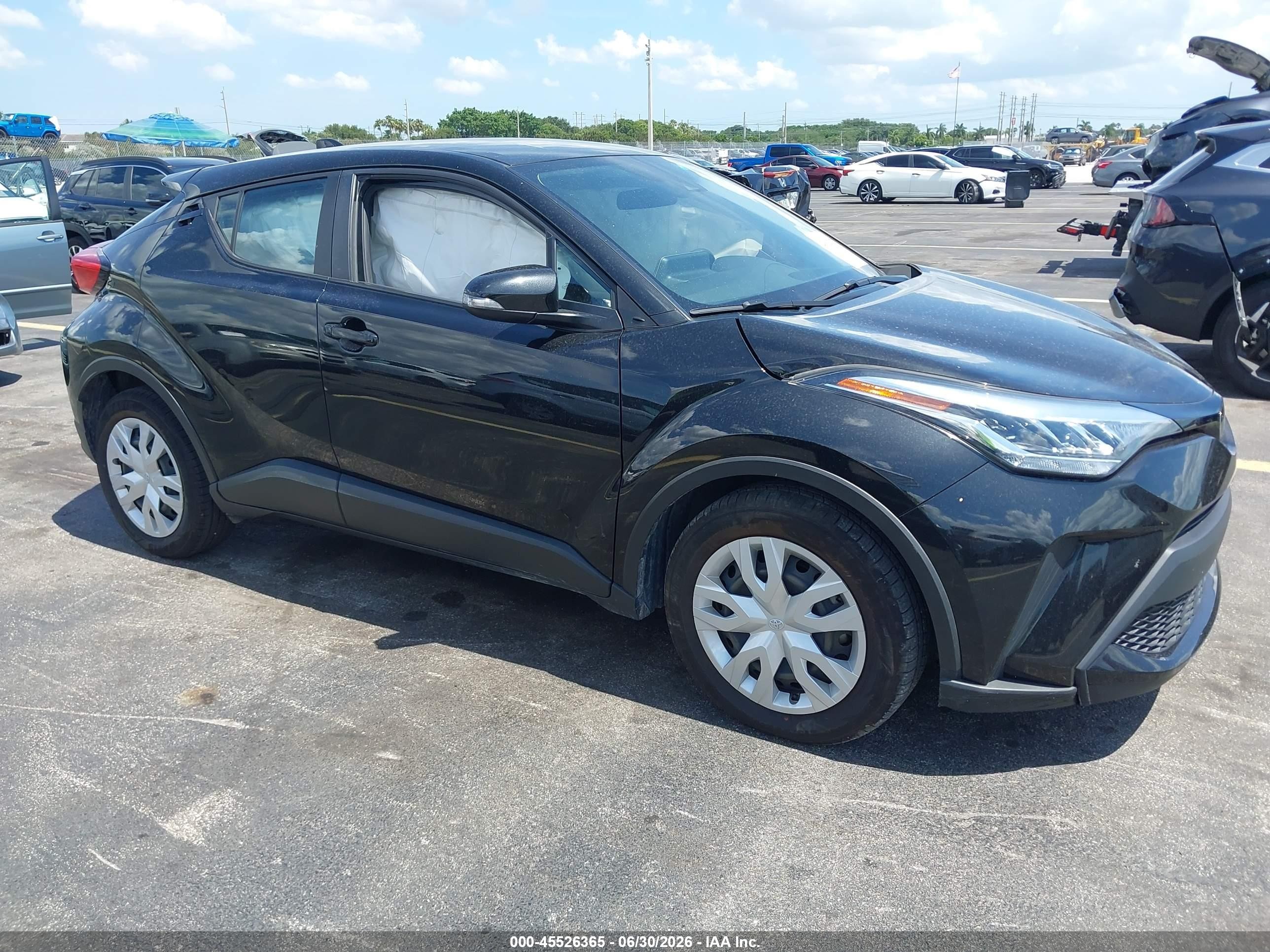 2021 Toyota C-HR XLE, VIN NMTKHMBX3MR131993 — Side