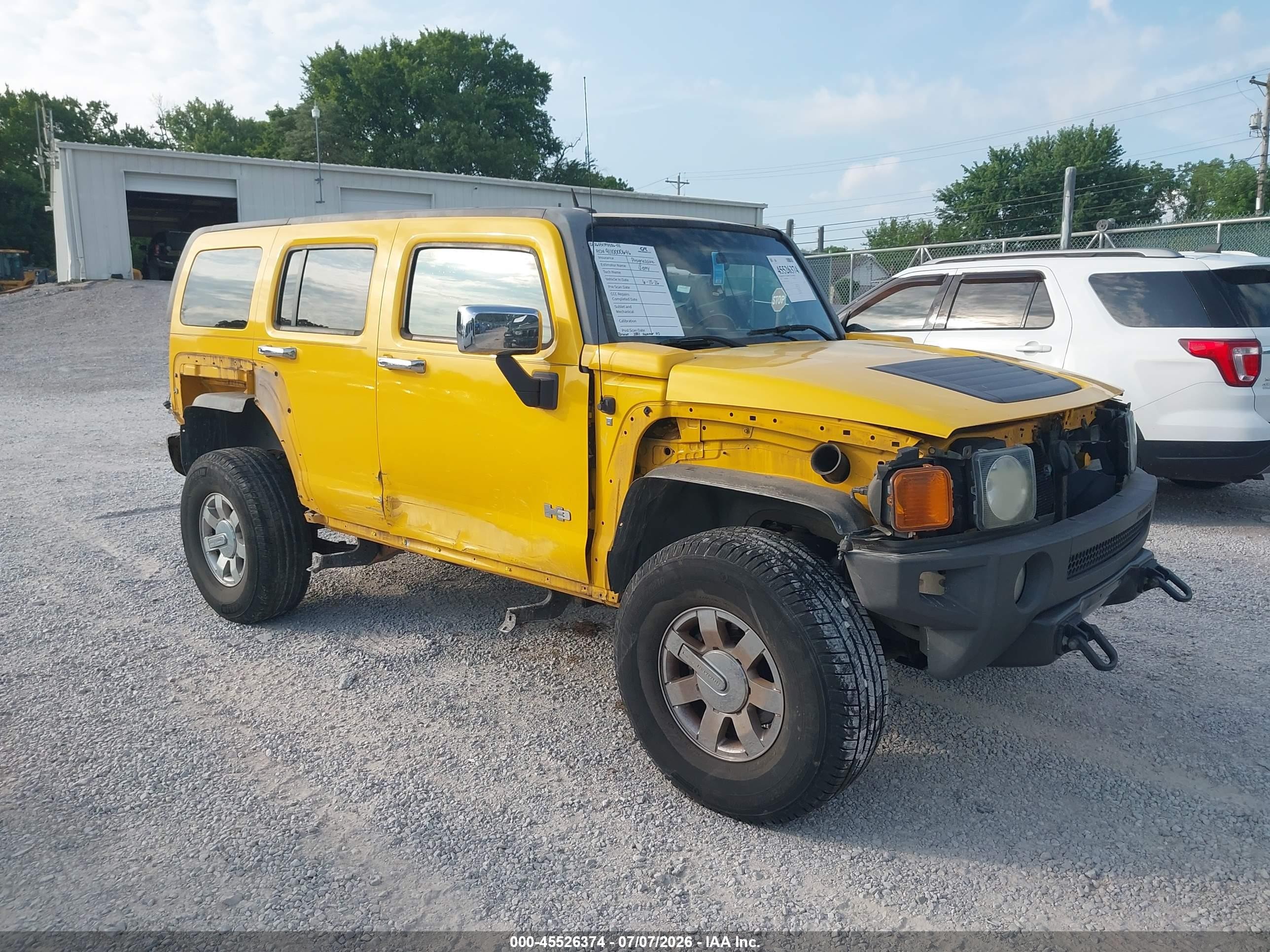 2007 Hummer H3 SUV, VIN 5GTDN13E678152305 — Side