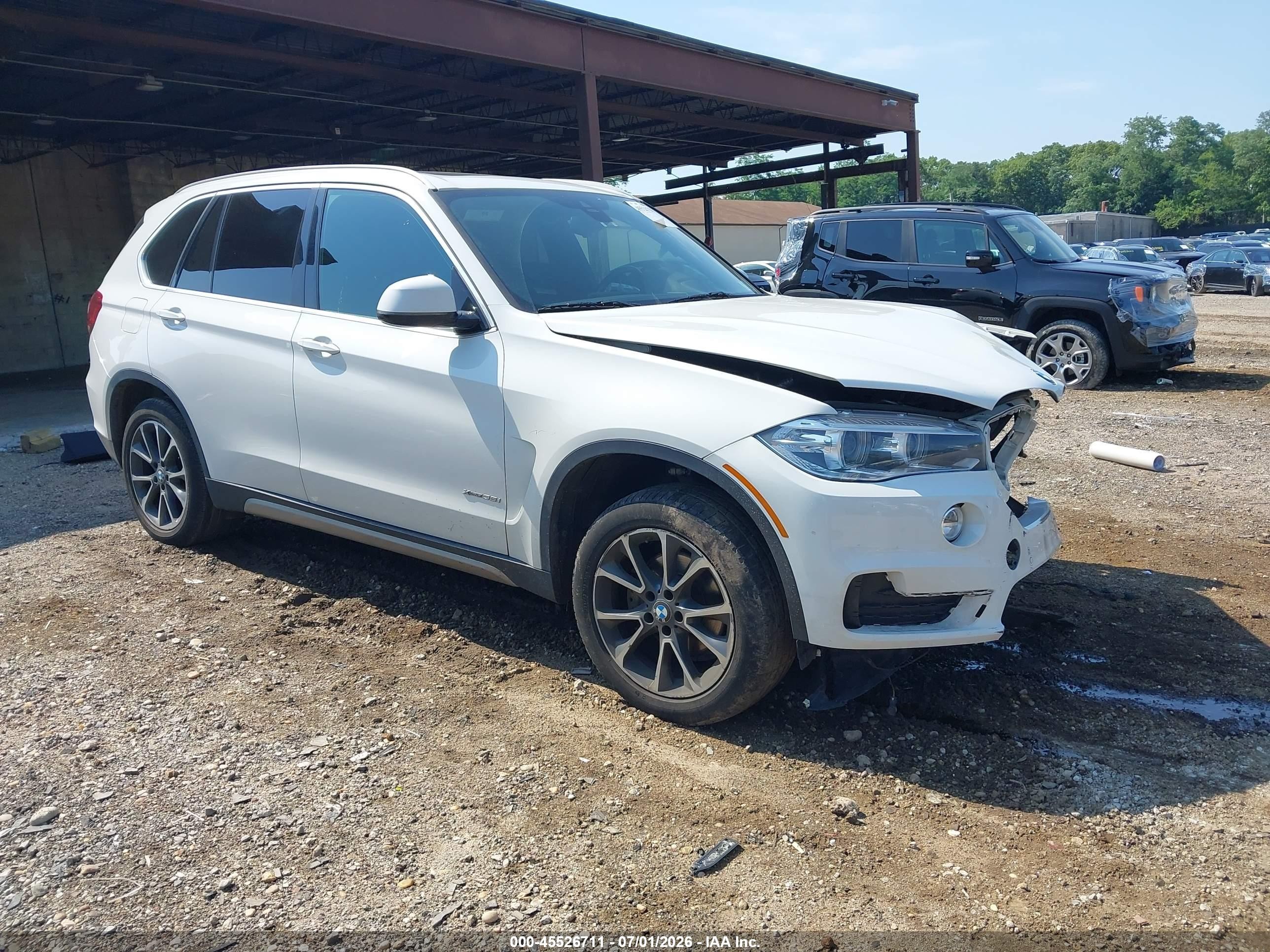 2018 BMW X5 xDrive35i, VIN 5UXKR0C59J0Y01273 — Front end