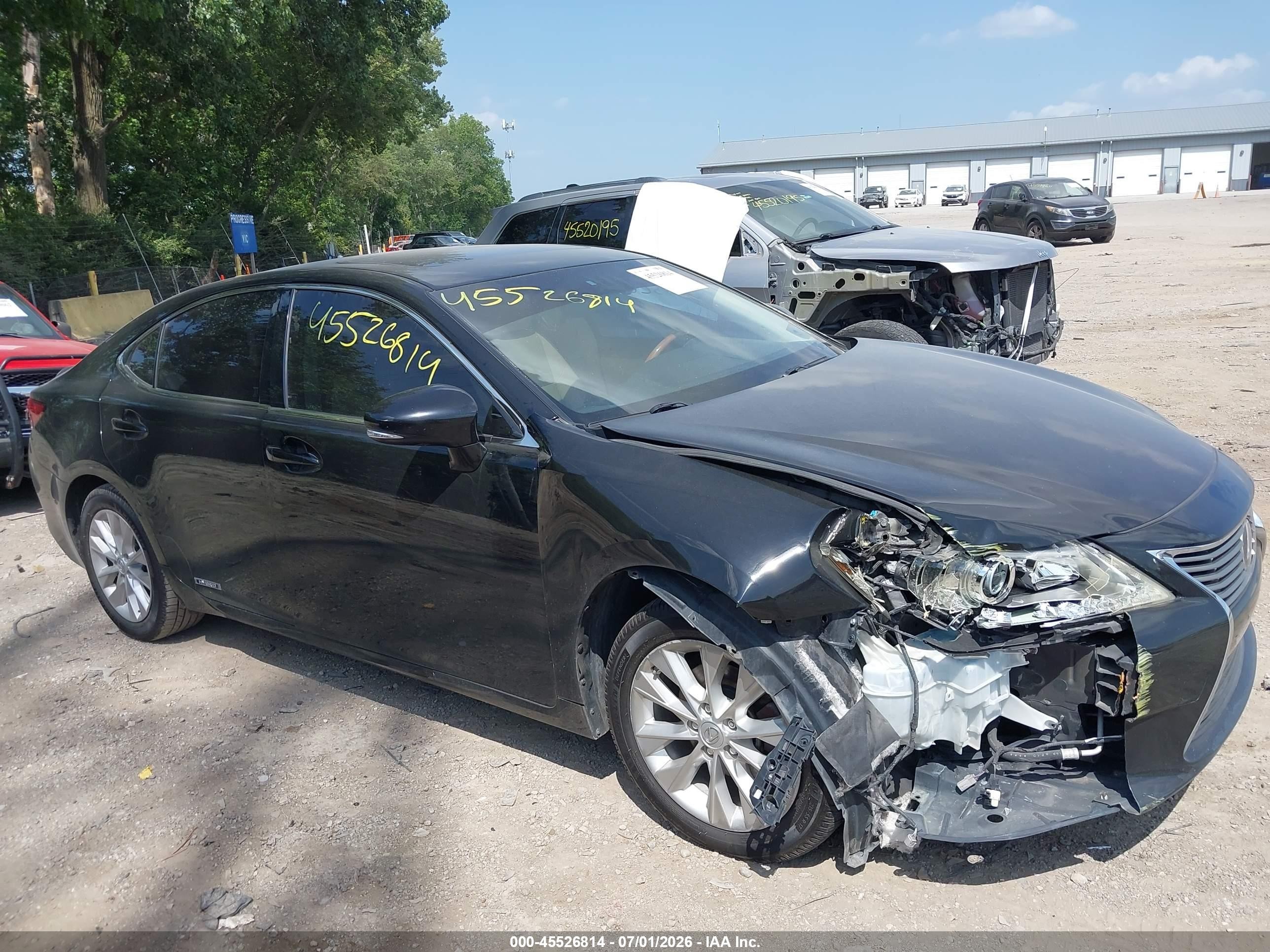 2013 Lexus ES 300h, VIN JTHBW1GG7D2006595 — Front end