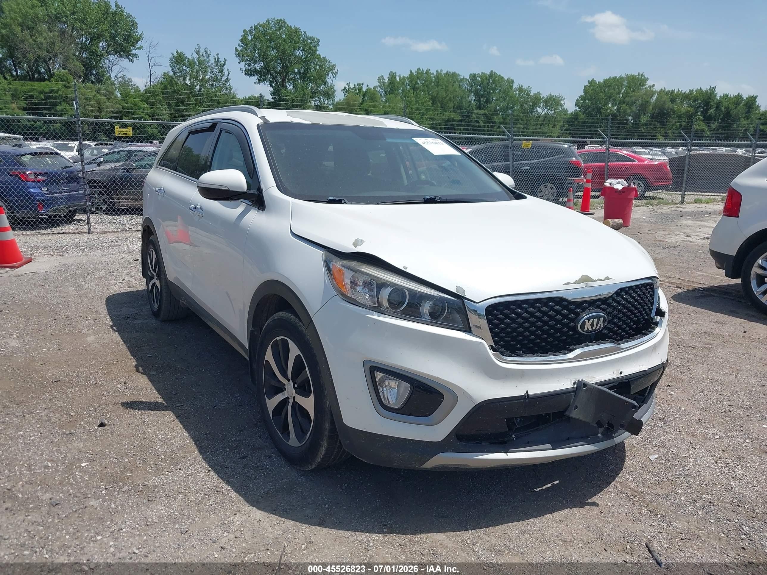 2016 Kia Sorento EX, VIN 5XYPH4A10GG013664 — Front end