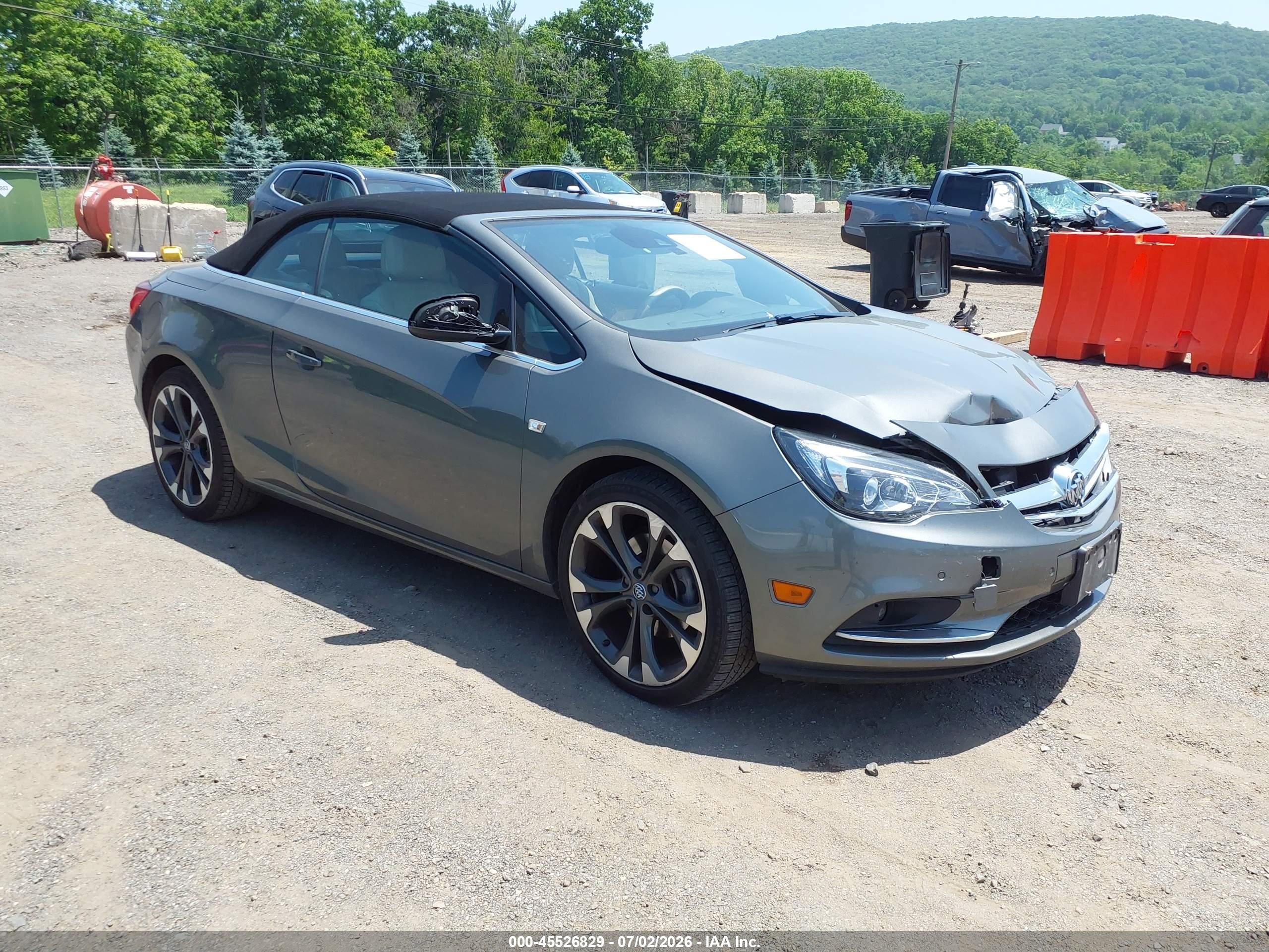 2017 Buick Cascada Premium, VIN W04WH3N55HG080966 — Front end