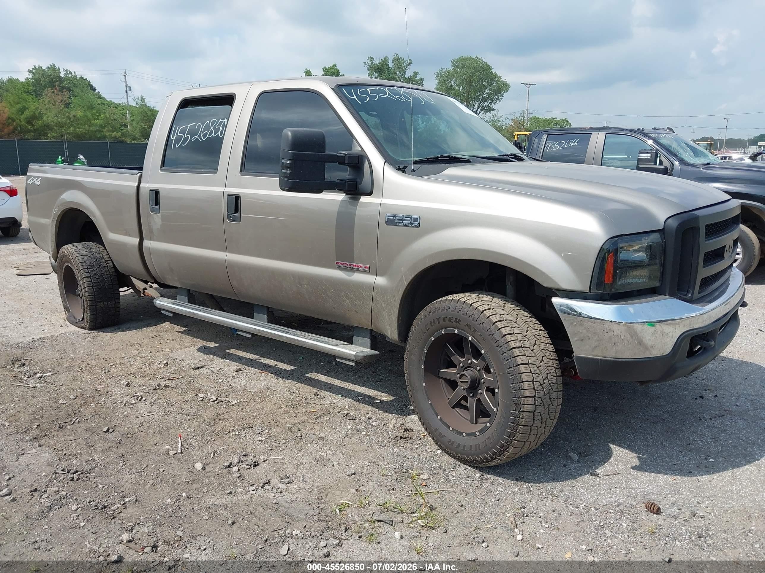 2004 Ford F-250 XL, VIN 1FTNW21P04EC72925 — Side
