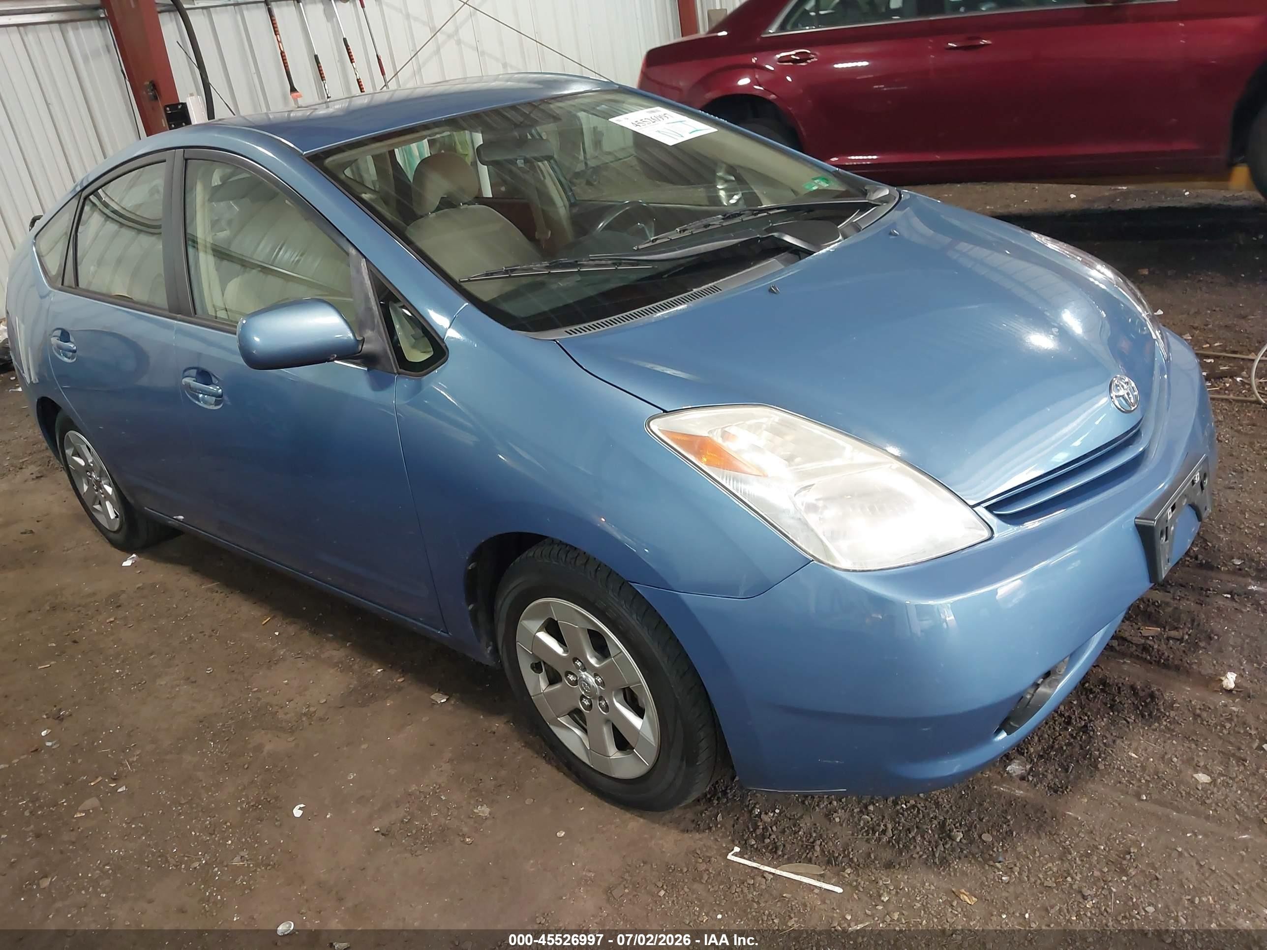 2005 Toyota Prius, VIN JTDKB20U553033387 — Front end