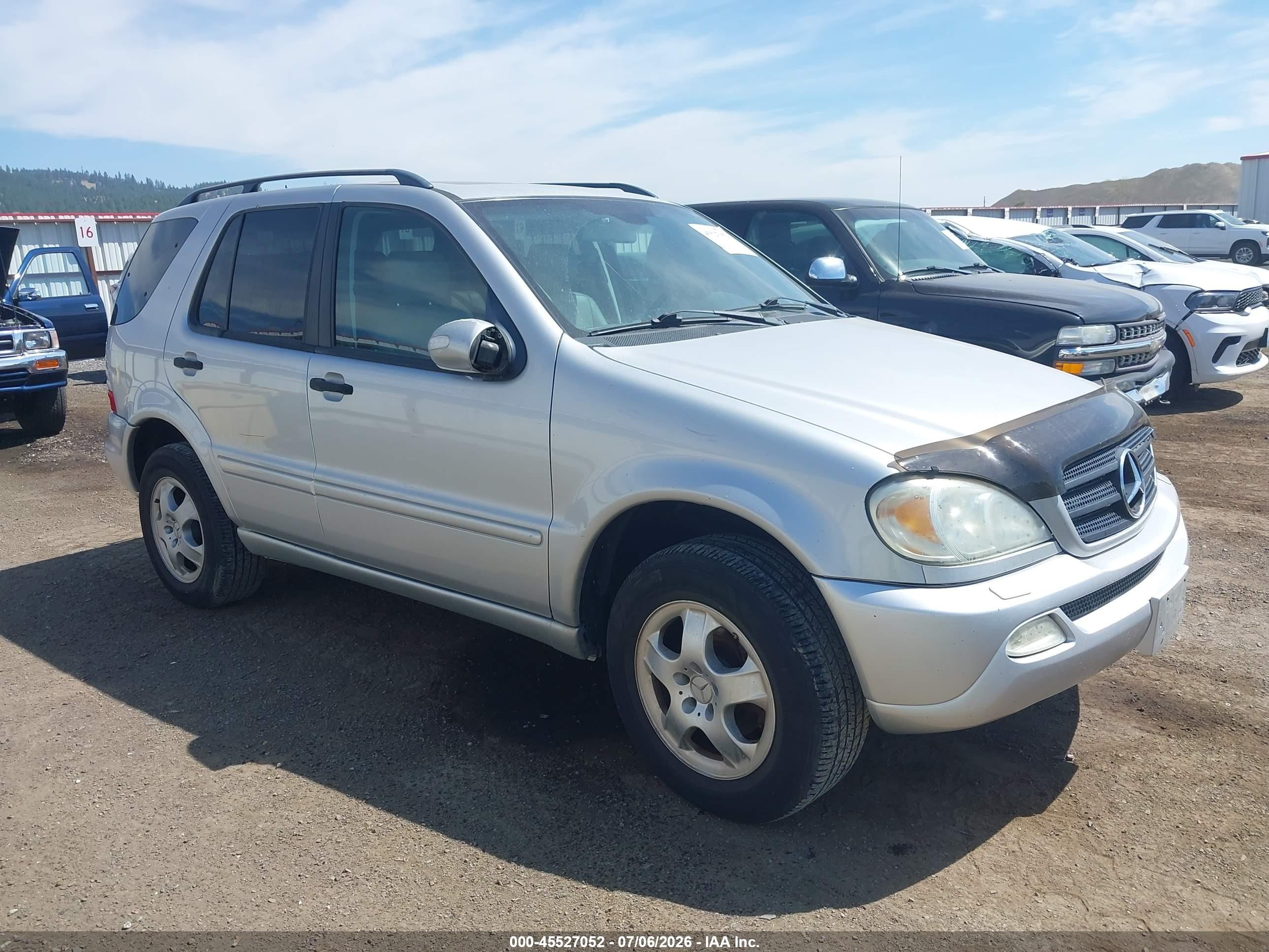 2003 Mercedes-Benz M 350, VIN 4JGAB57EX3A428116 — Normal wear