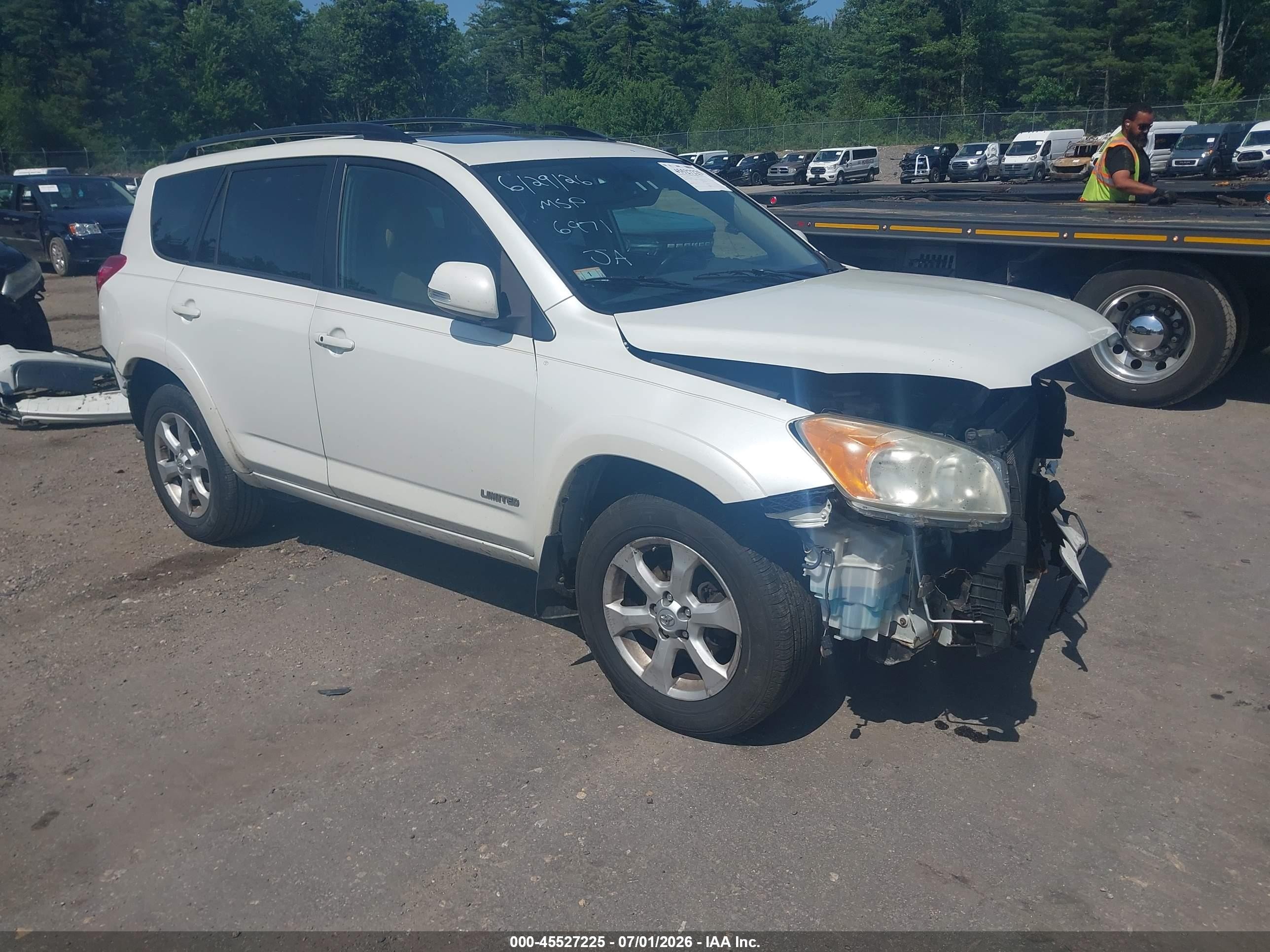 2010 Toyota RAV4 Limited, VIN JTMDK4DV7A5086971 — Повреждение рамы