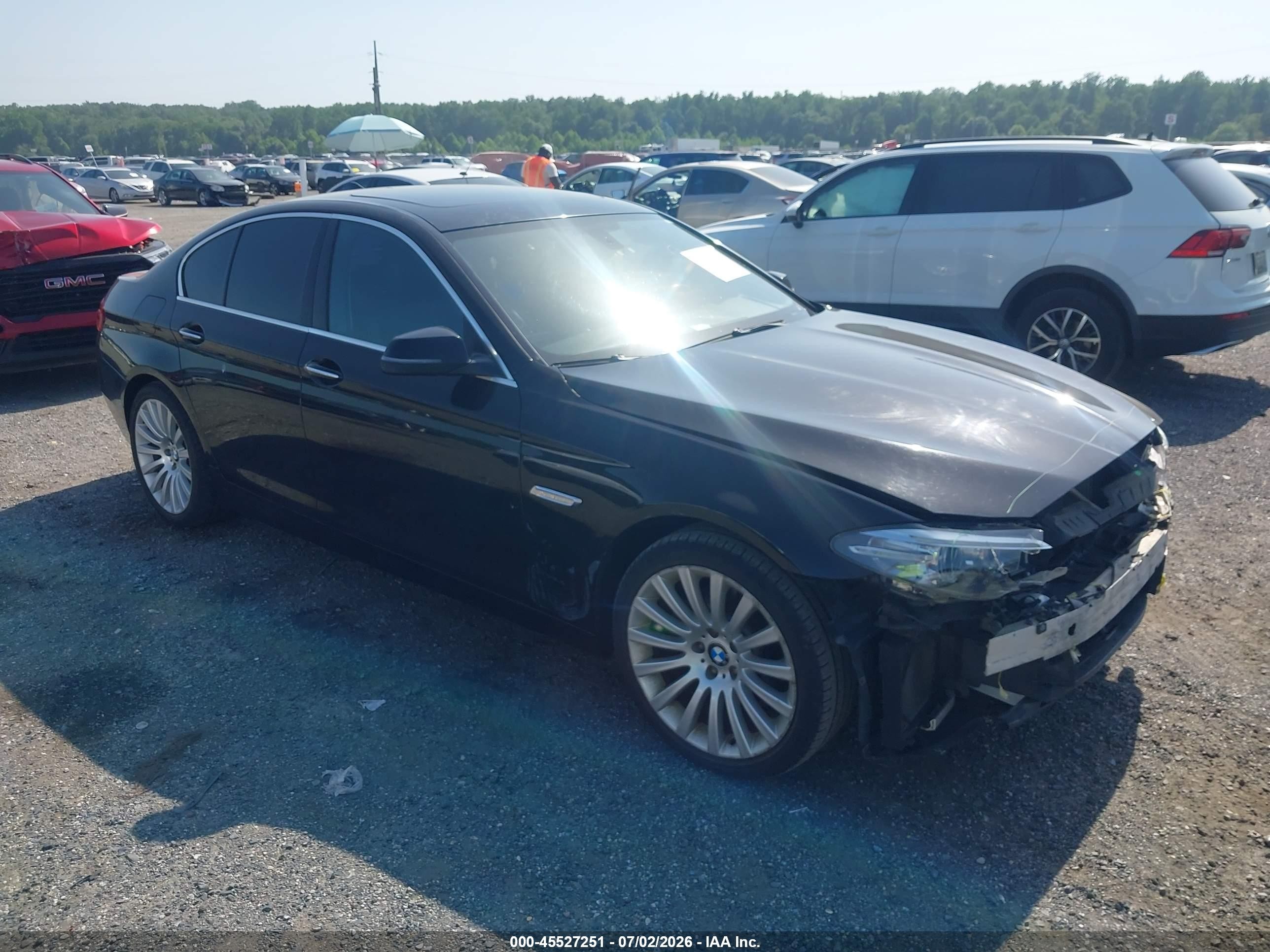 2014 BMW 5 Series 528i, VIN WBA5A5C59ED020820 — Front end