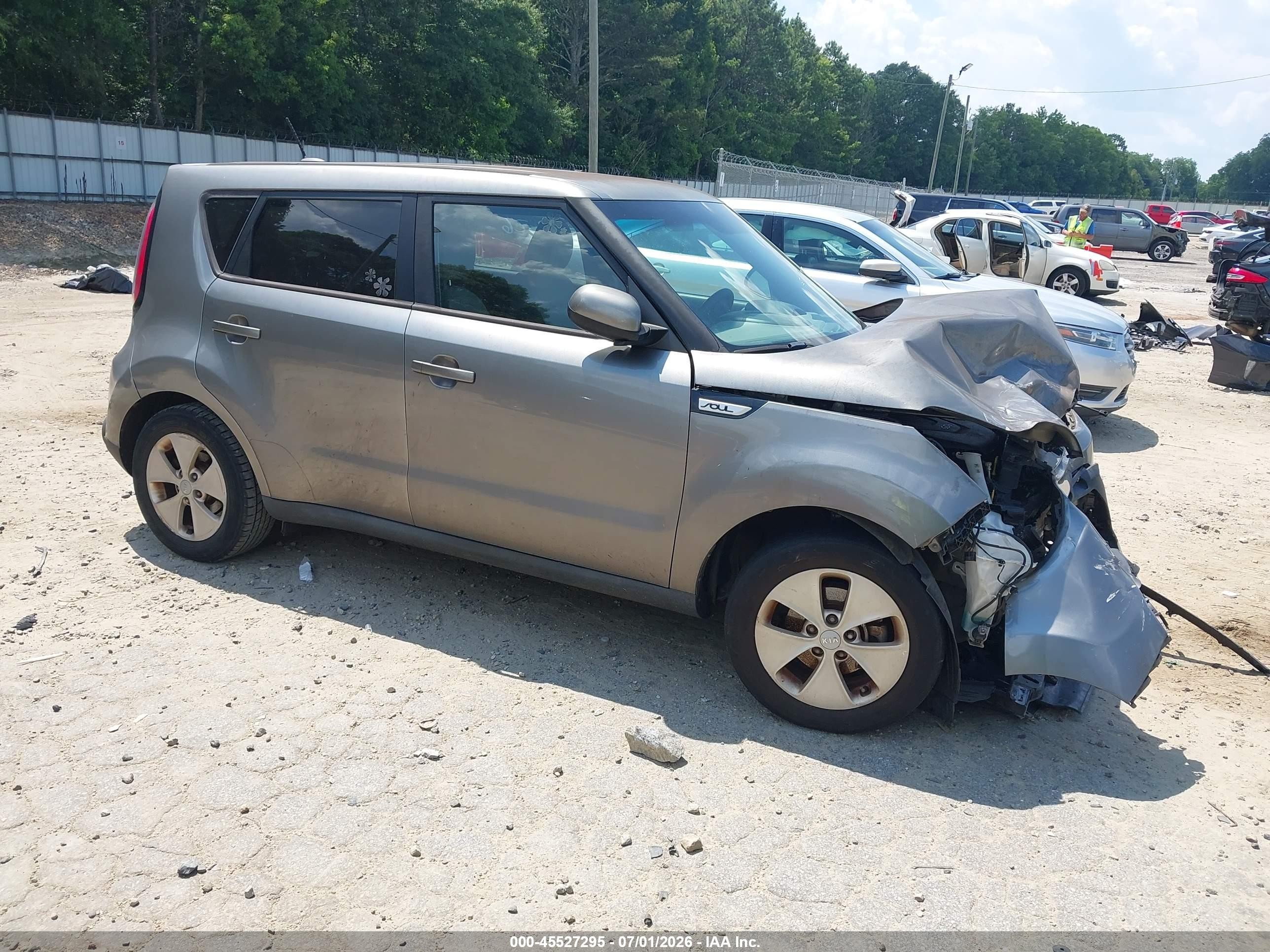 2016 Kia Soul, VIN KNDJN2A20G7270252 — Front end
