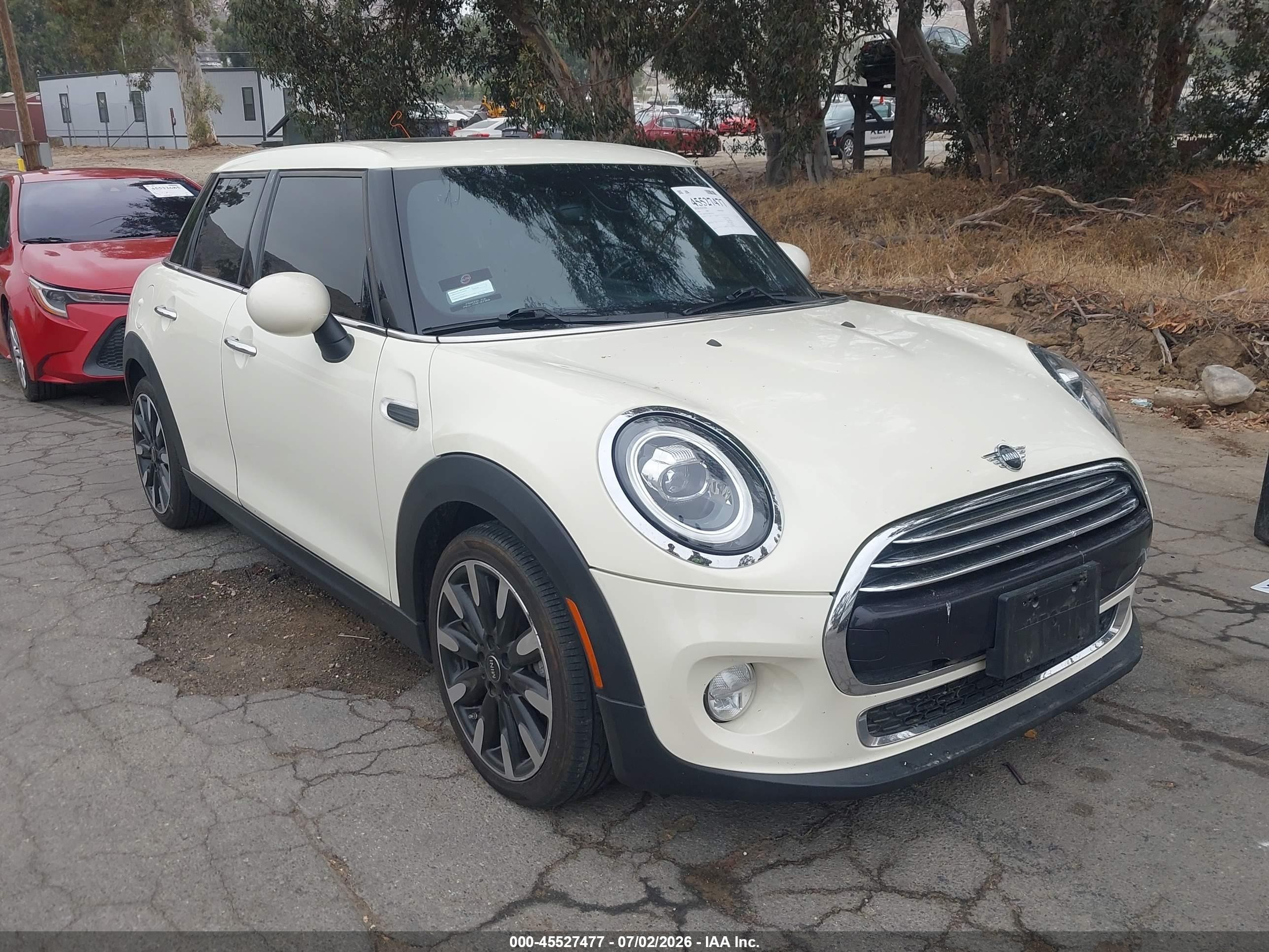2019 MINI Hardtop 4 Door Cooper, VIN WMWXU1C58K2J01520 — Side