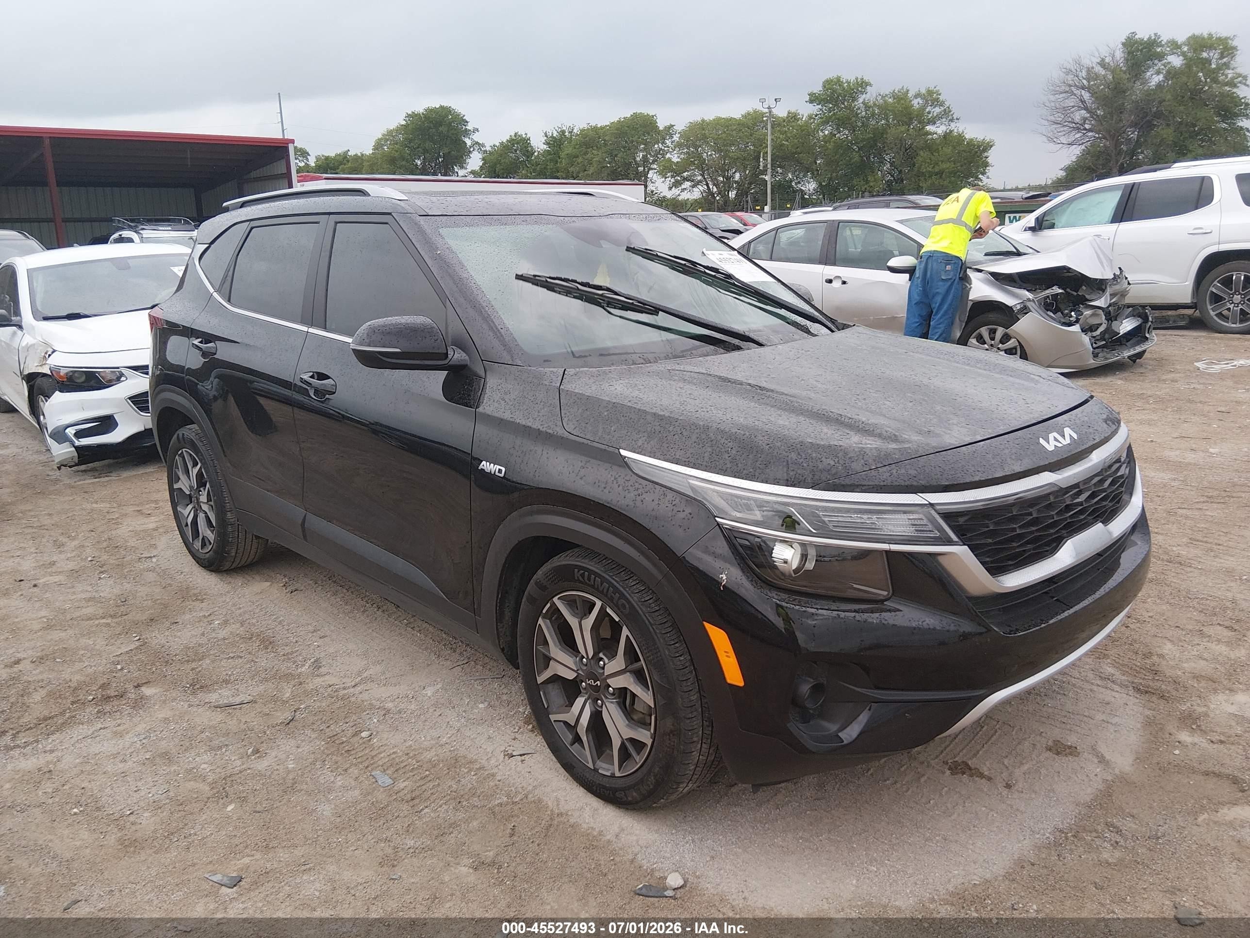 2022 Kia Seltos EX, VIN KNDERCAA3N7294769 — Front end