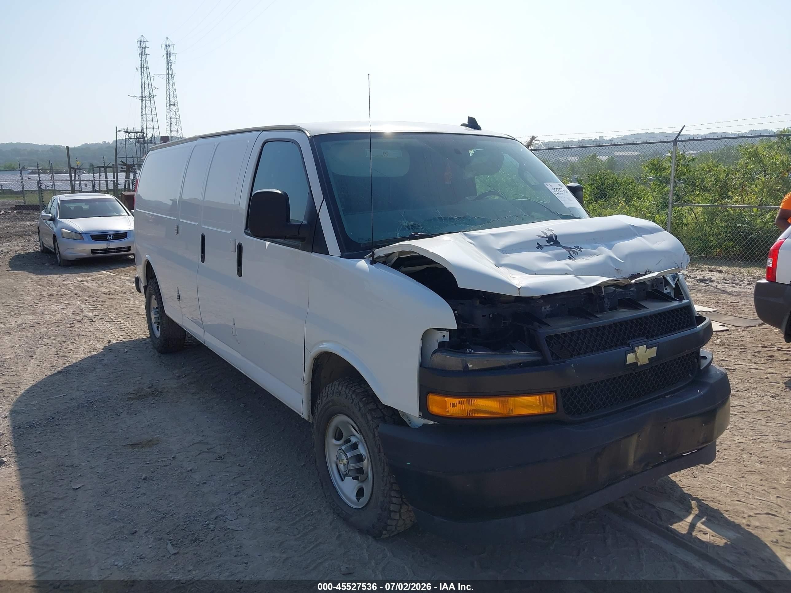 2021 Chevrolet Express Cargo, VIN 1GCWGBFP1M1256749 — Front end