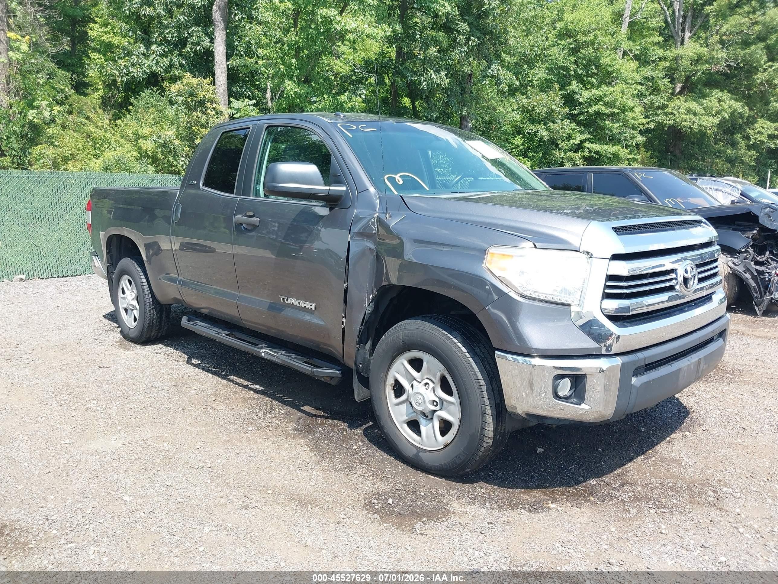 2016 Toyota Tundra SR5, VIN 5TFUM5F19GX064316 — Side