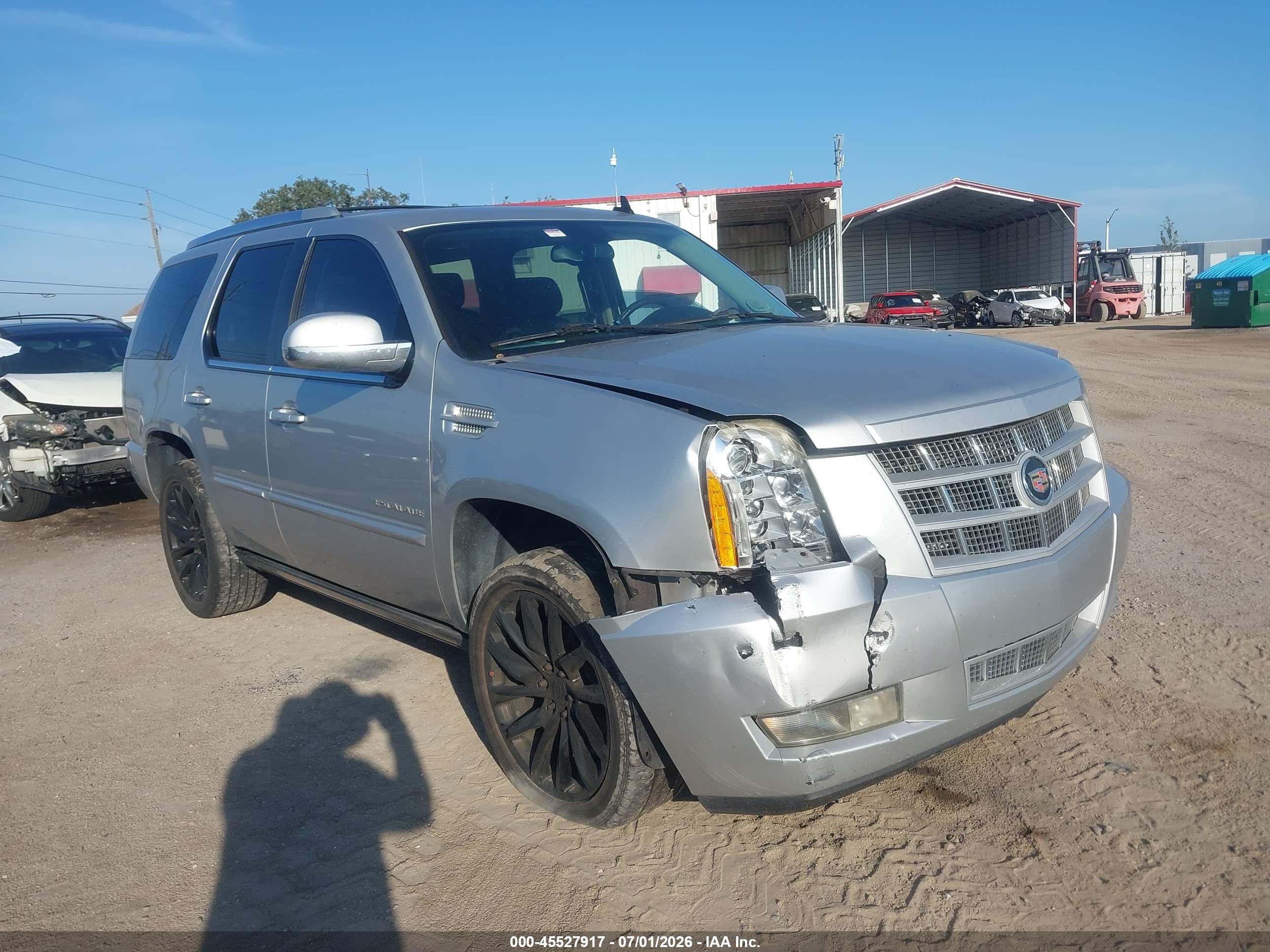 2012 Cadillac Escalade Premium, VIN 1GYS3CEFXCR250595 — Front end