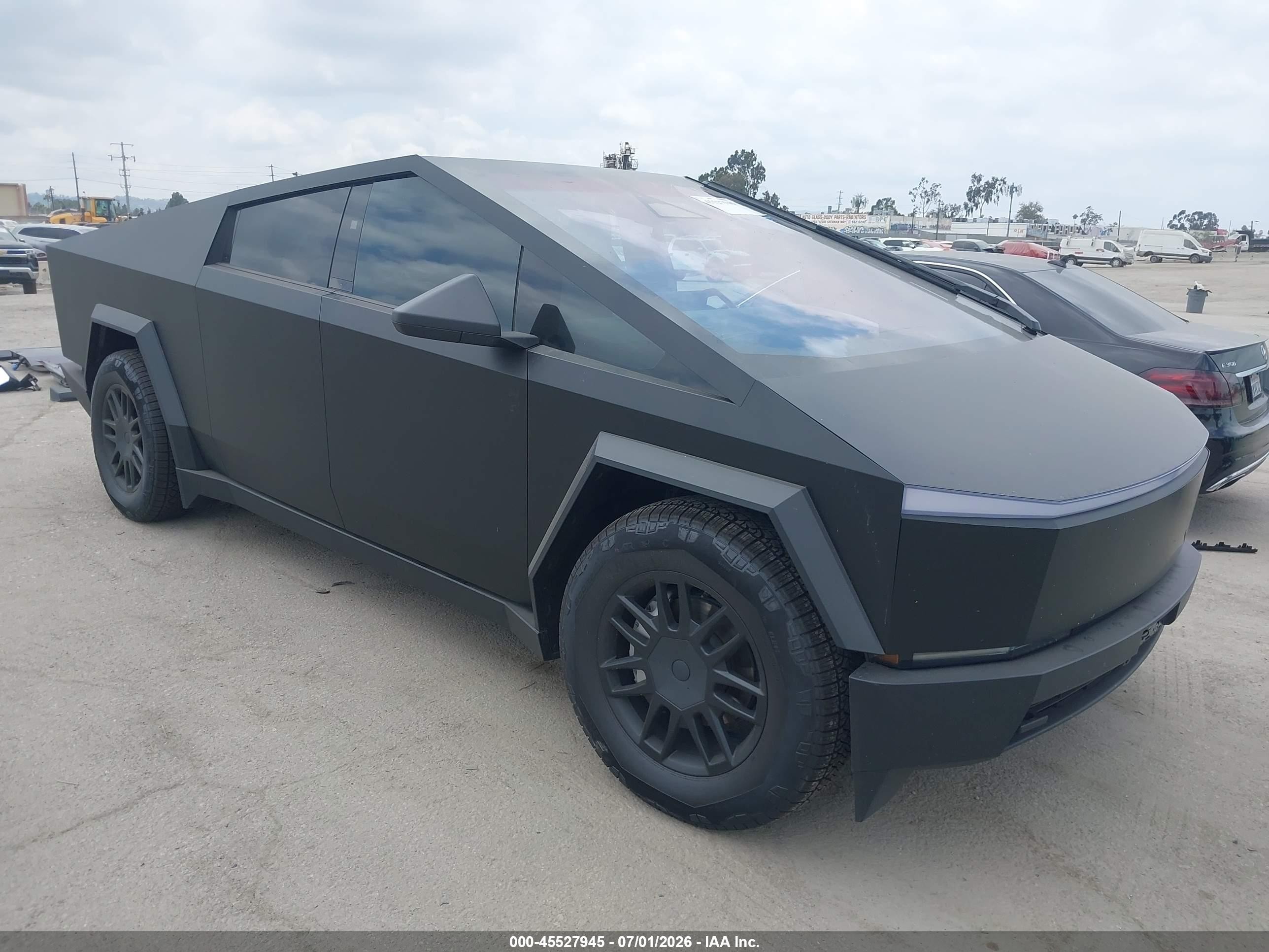 2026 Tesla Cybertruck Premium, VIN 7G2CEHED6TA093597 — Side