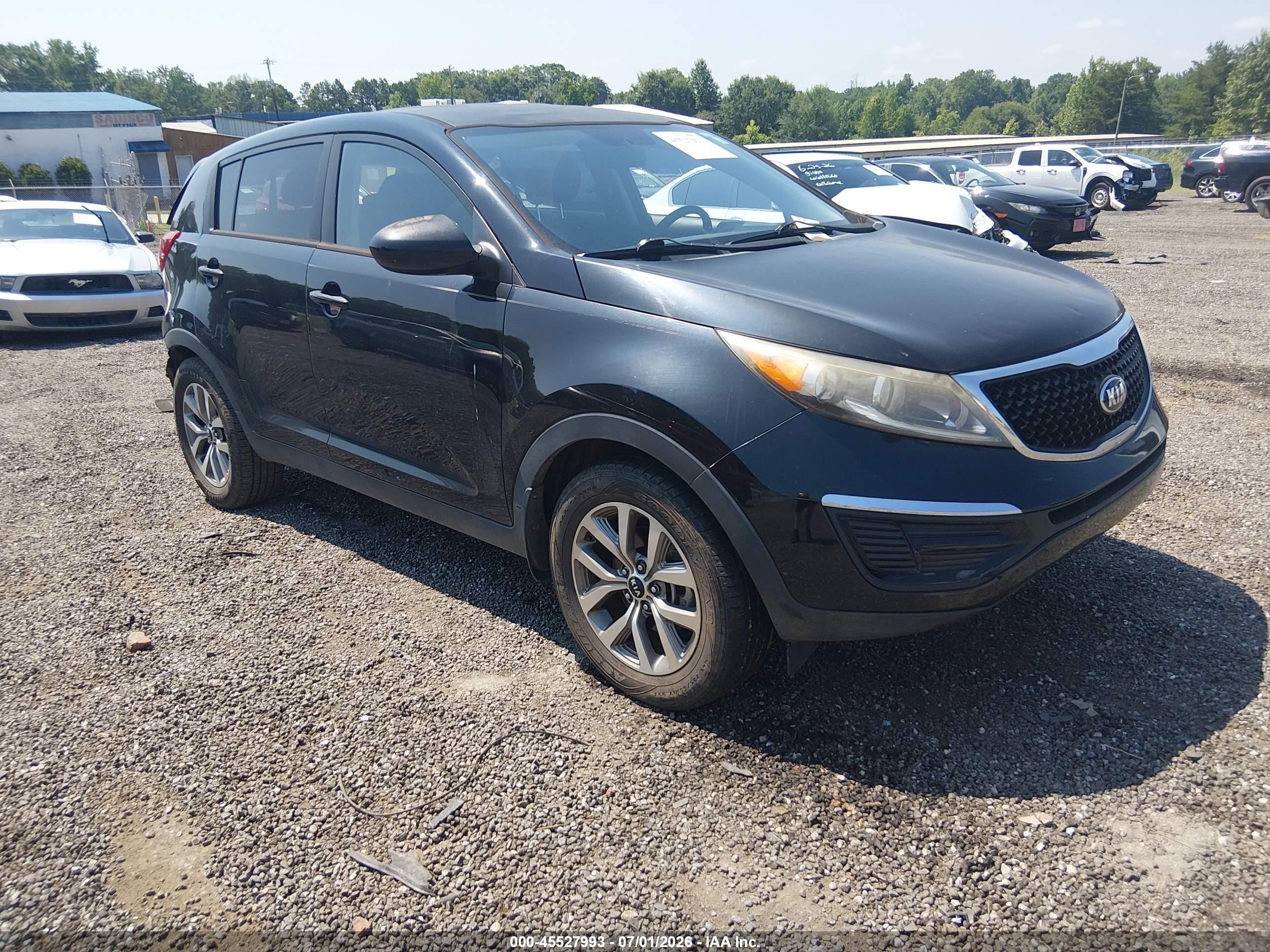 2016 Kia Sportage LX, VIN KNDPB3AC6G7838814 — Rear end