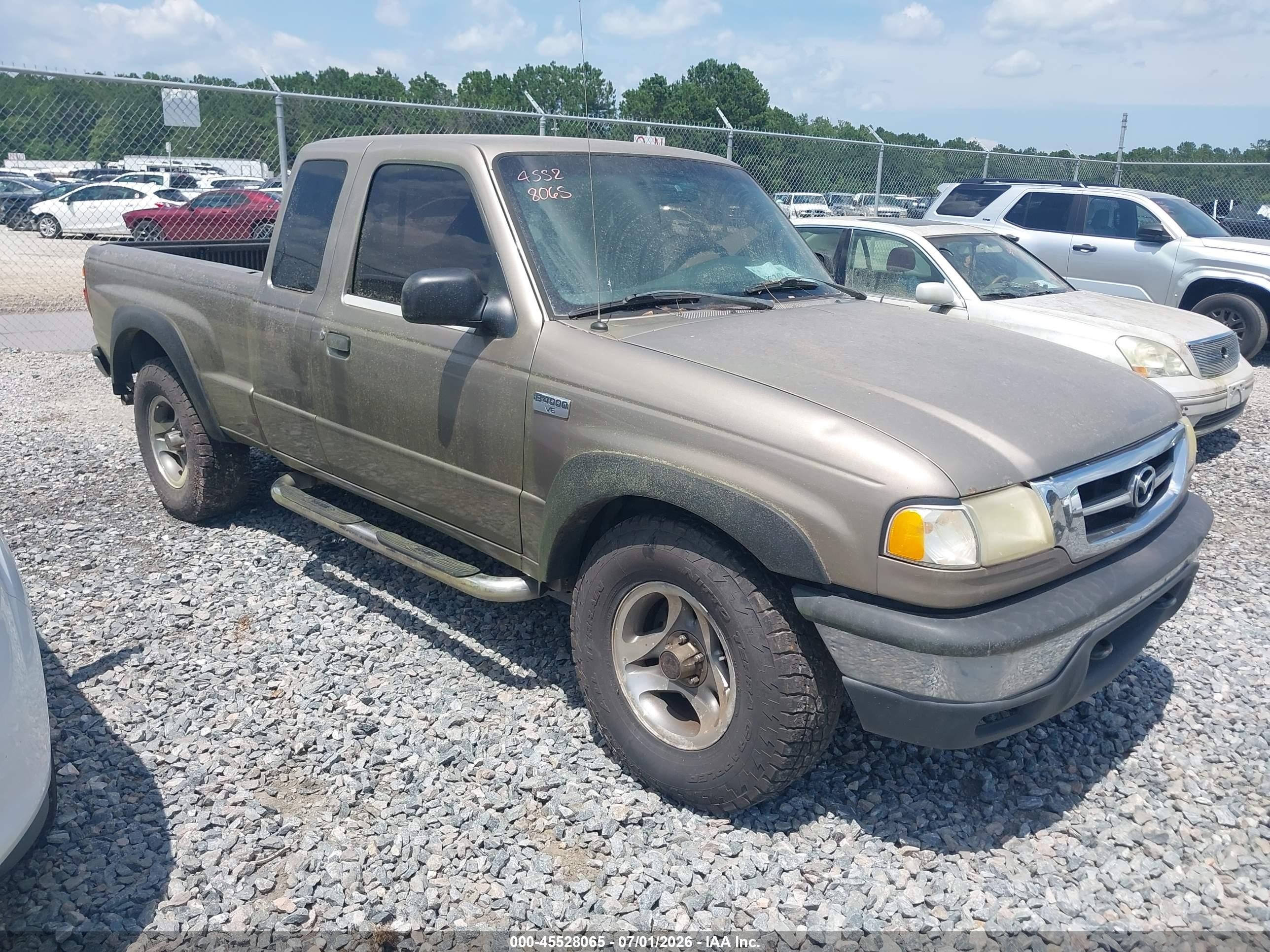 2004 Mazda B-Series SE, VIN 4F4ZR47E44TM10284 — Normal wear