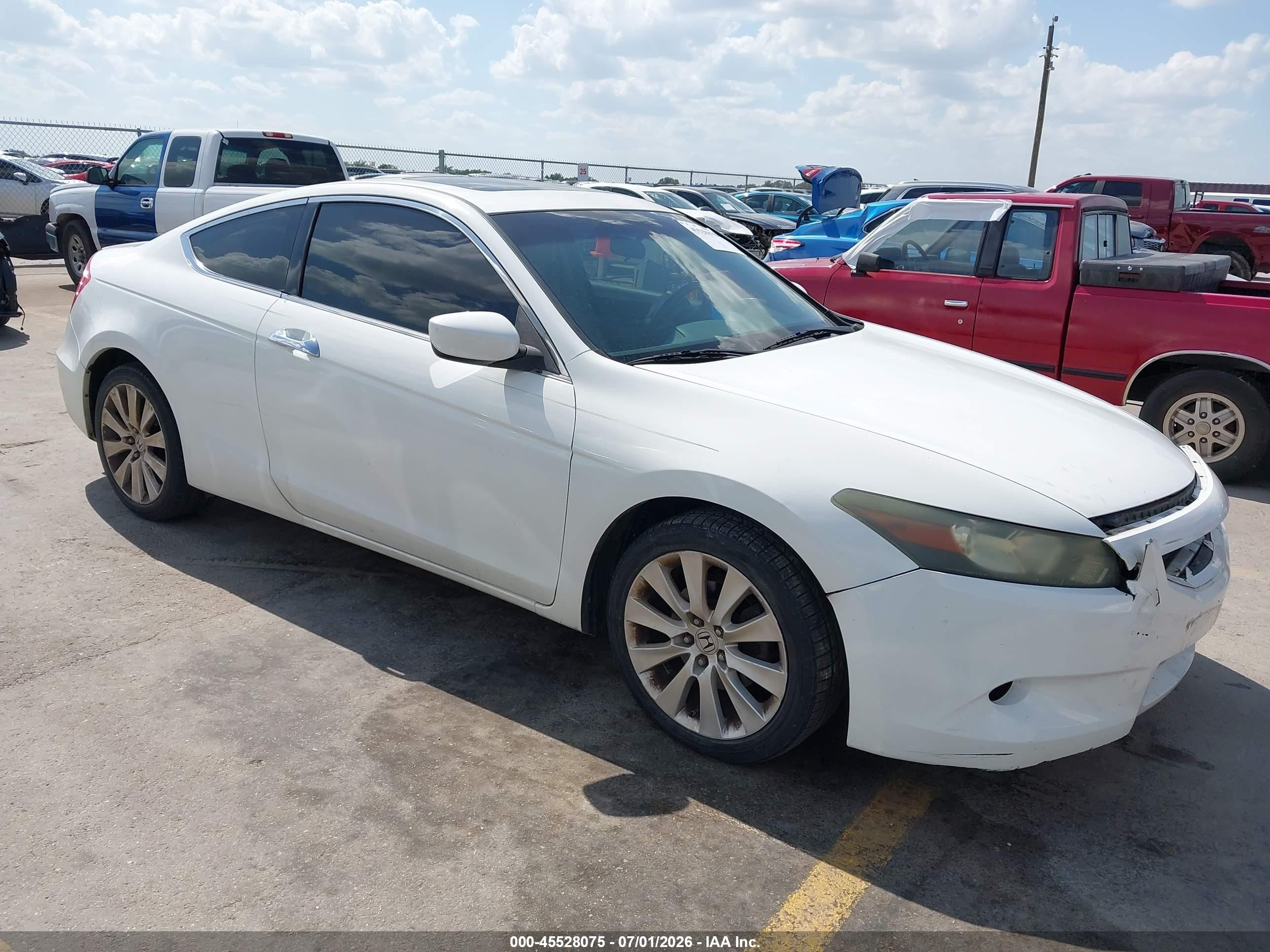 2010 Honda Accord EX-L, VIN 1HGCS2B82AA008362 — Front end