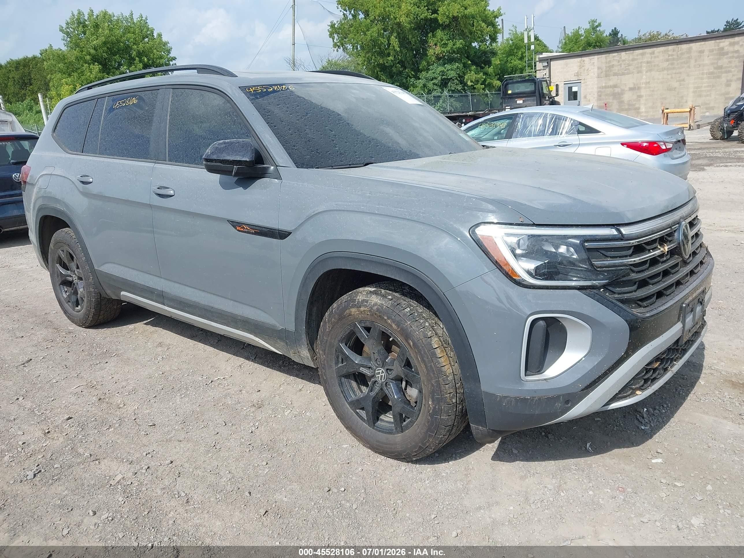 2025 Volkswagen Atlas 2.0T Peak Edition, VIN 1V2CR2CAXSC548302 — Front end