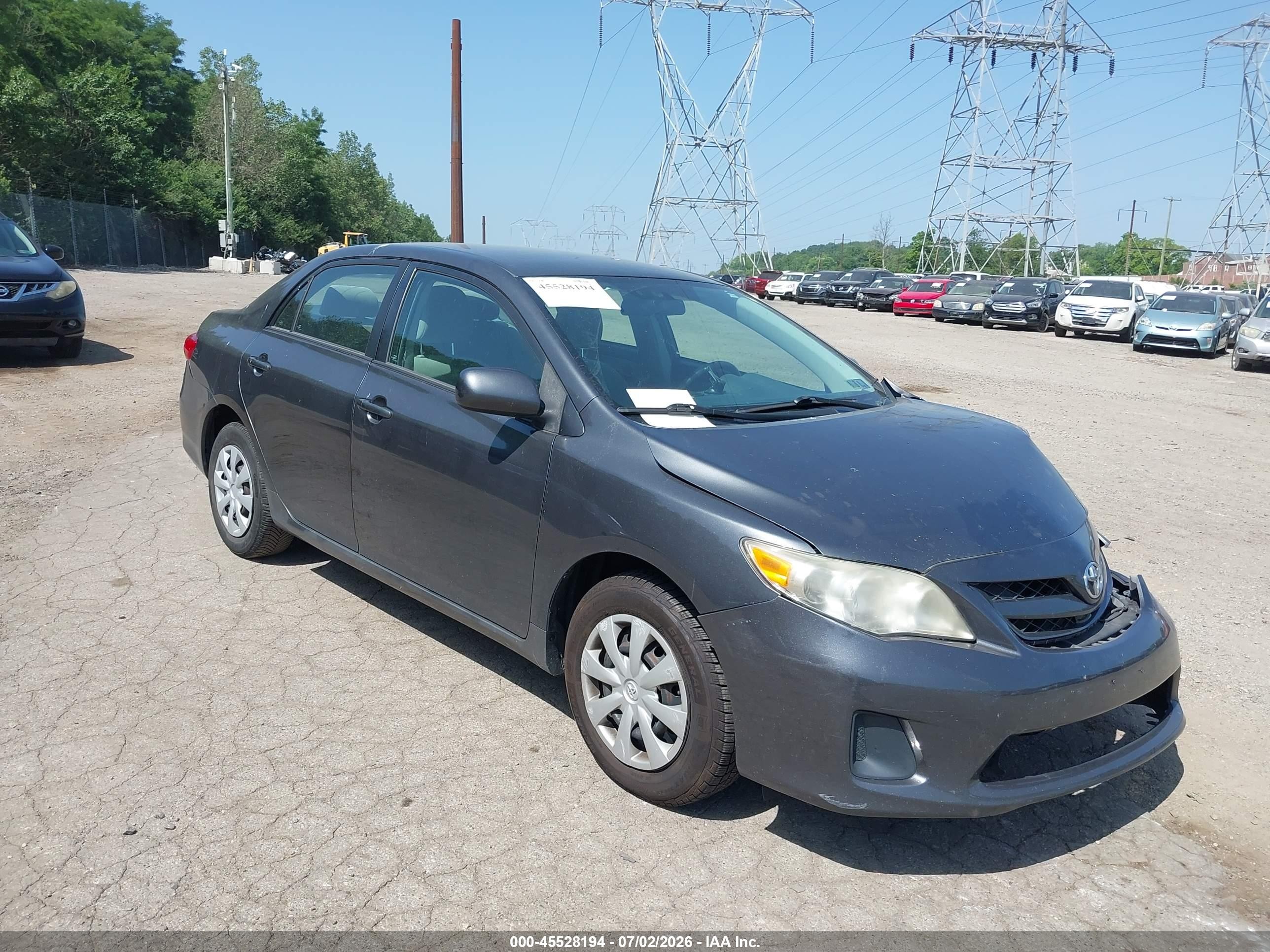 2011 Toyota Corolla LE, VIN 2T1BU4EE2BC686785 — Front end