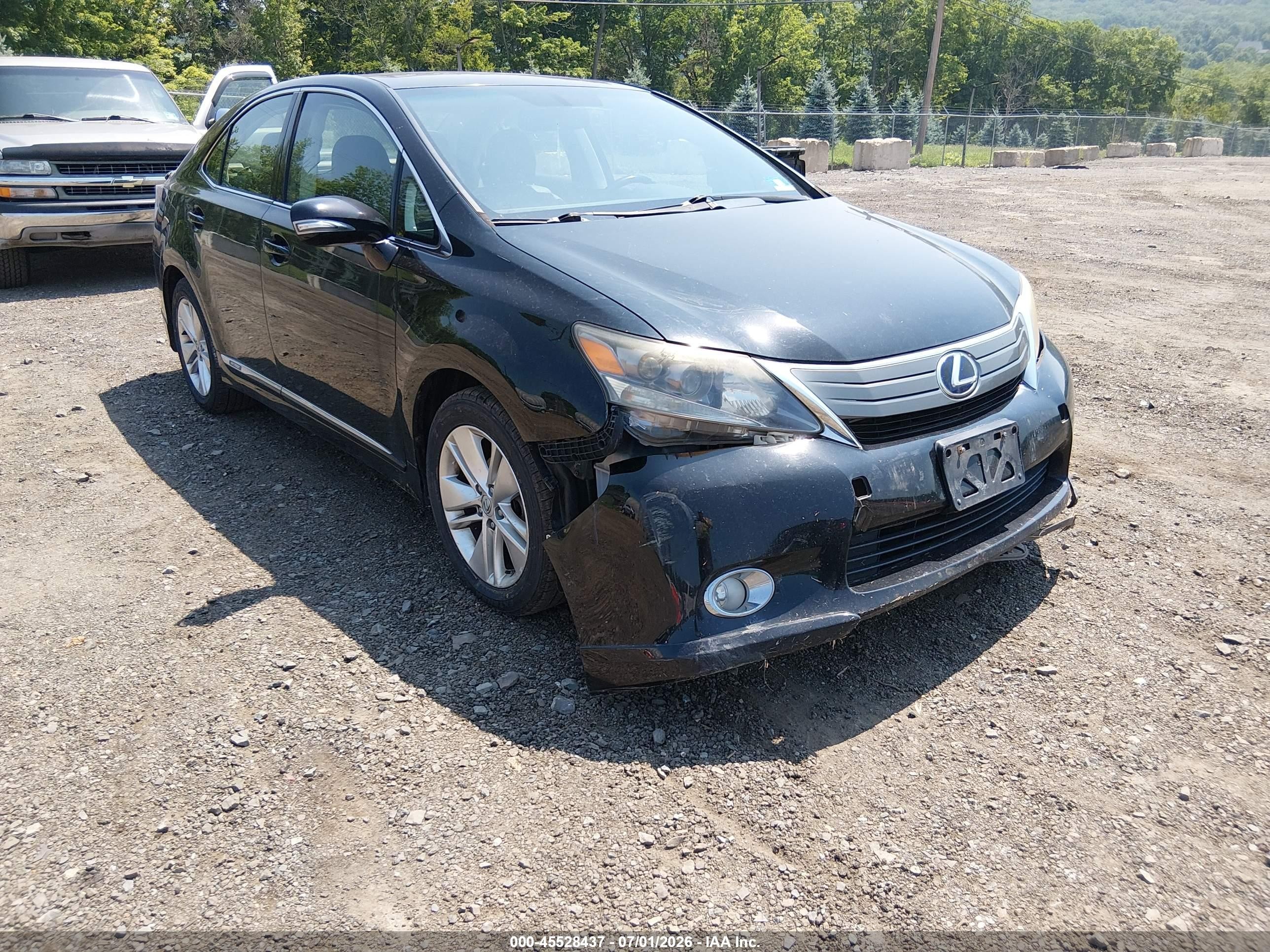 2011 Lexus HS 250h, VIN JTHBB1BA6B2046825 — Front end