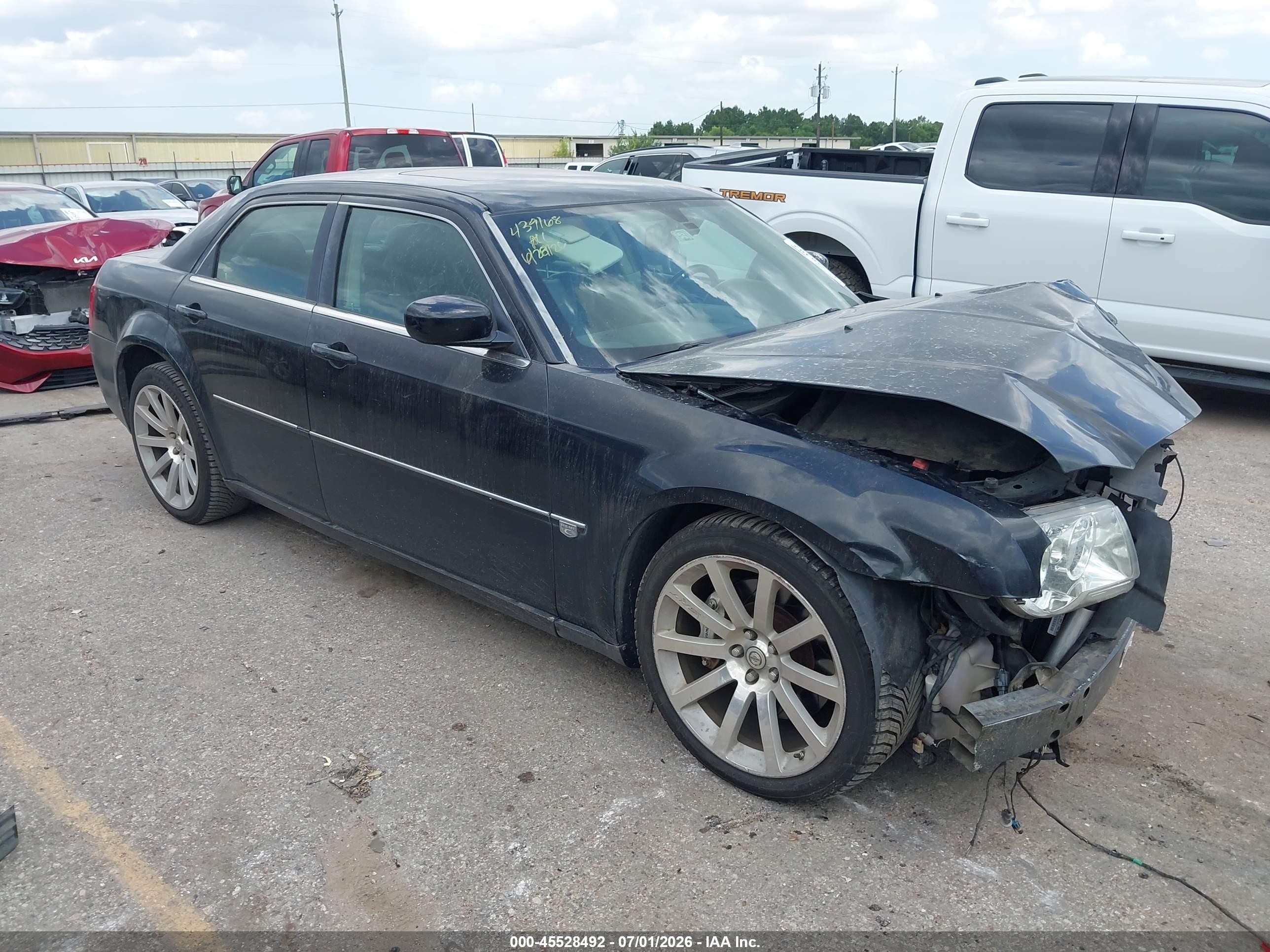 2006 Chrysler 300 C SRT-8, VIN 2C3KA73W56H101252 — Front end