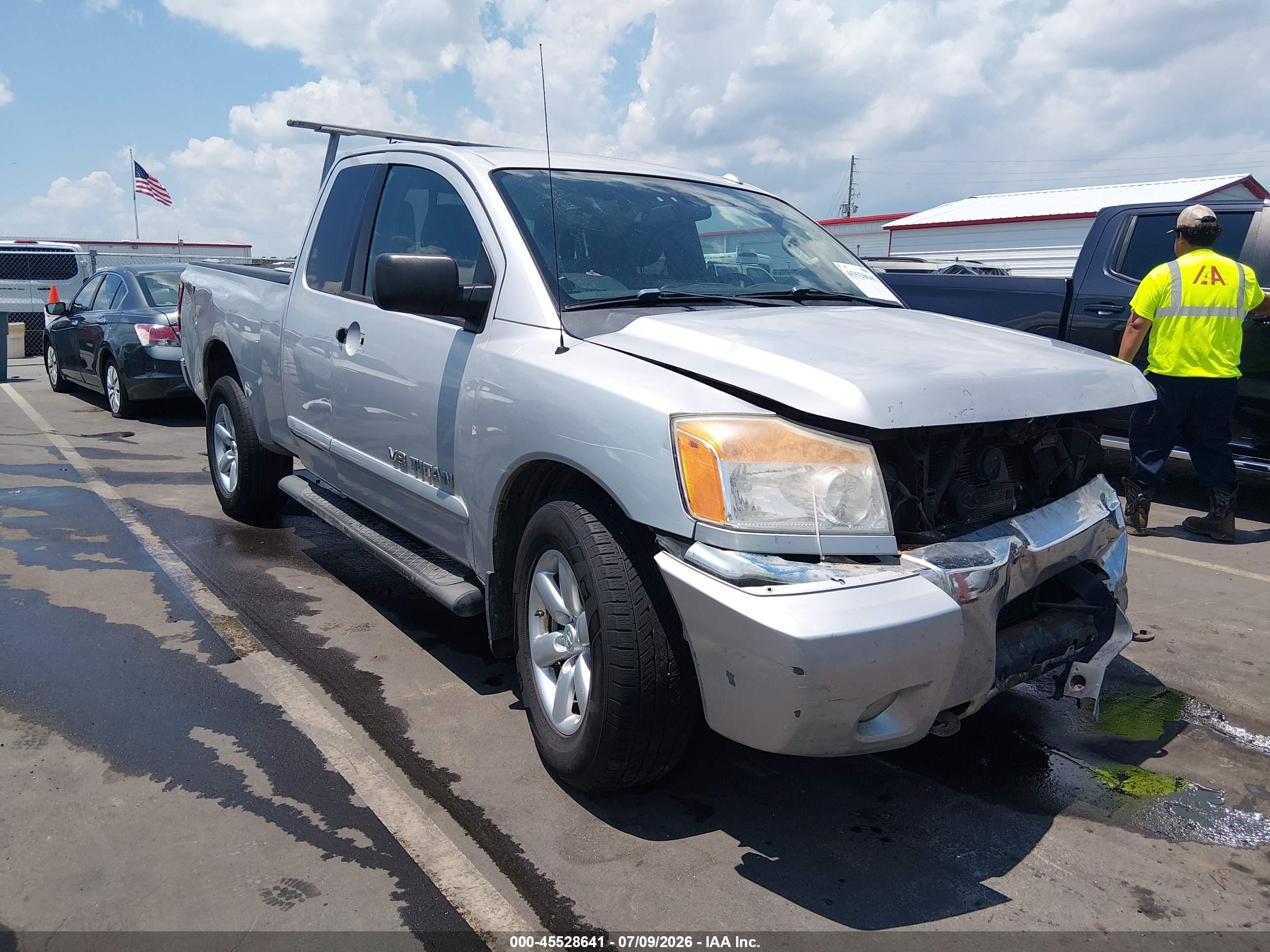 2013 Nissan Titan S, VIN 1N6AA0CC9DN312279 — Front end