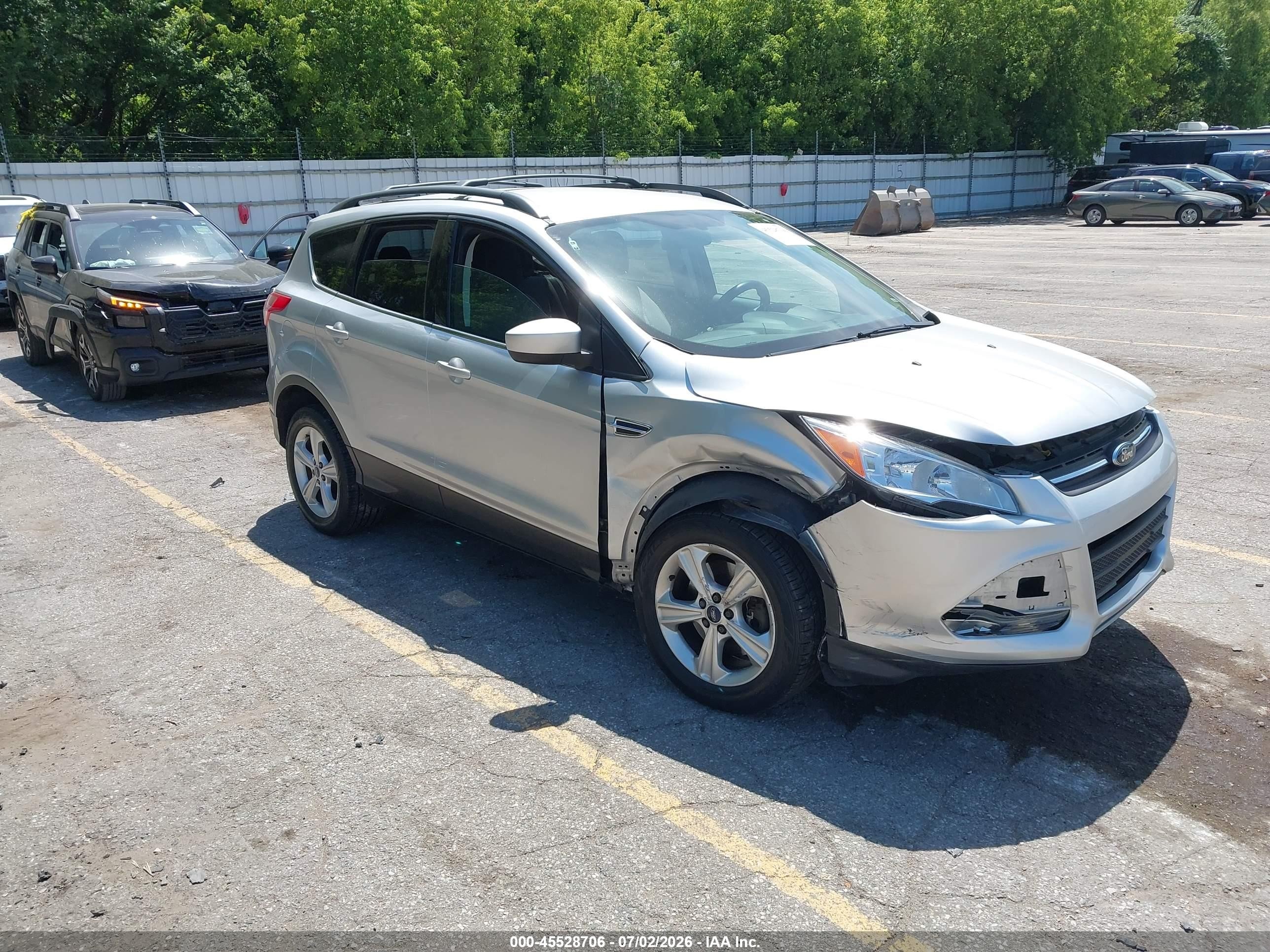 2013 Ford Escape SE, VIN 1FMCU9GX1DUC48485 — Front end