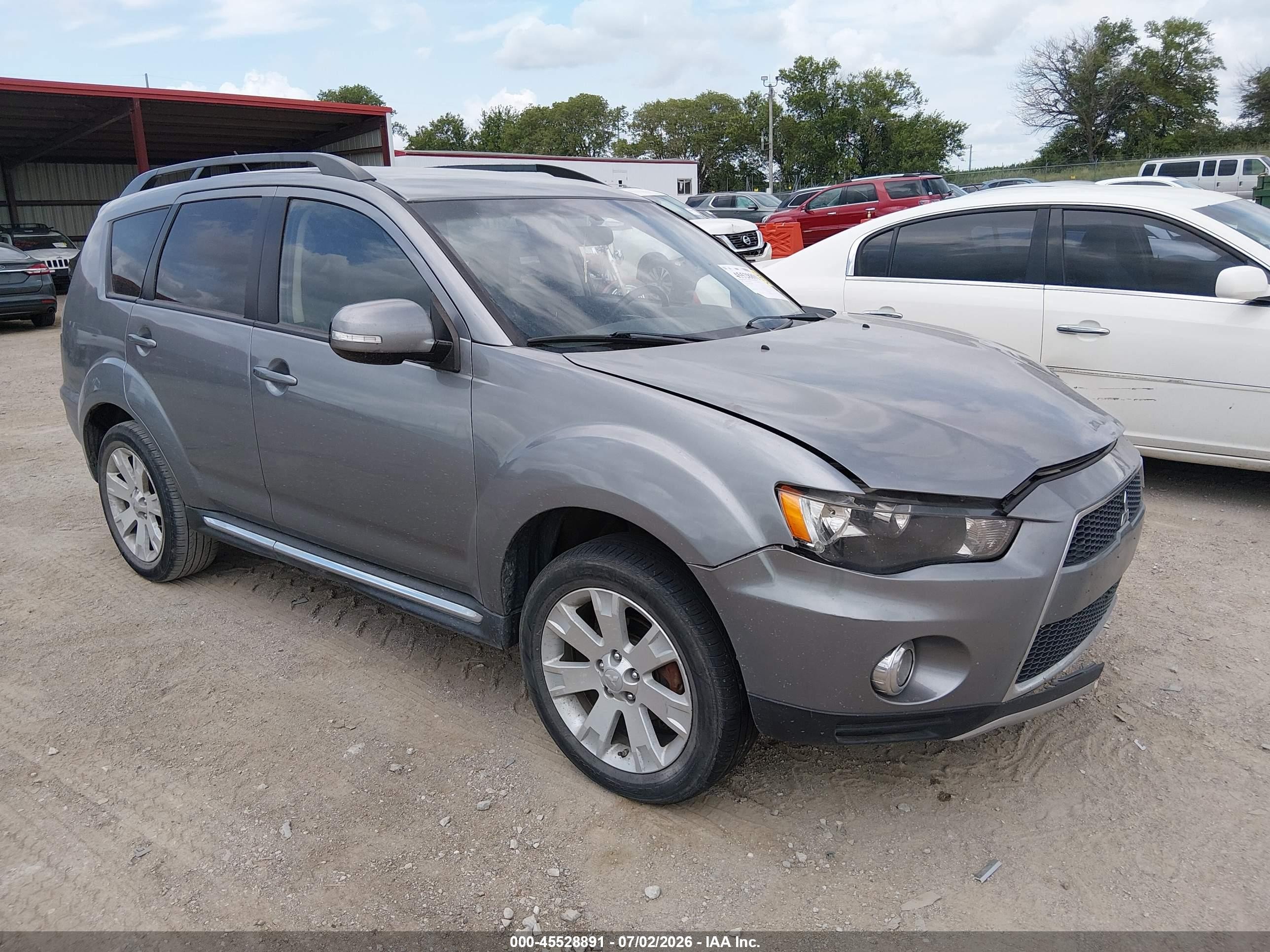 2013 Mitsubishi Outlander SE, VIN JA4JT3AW9DU020885 — Front end