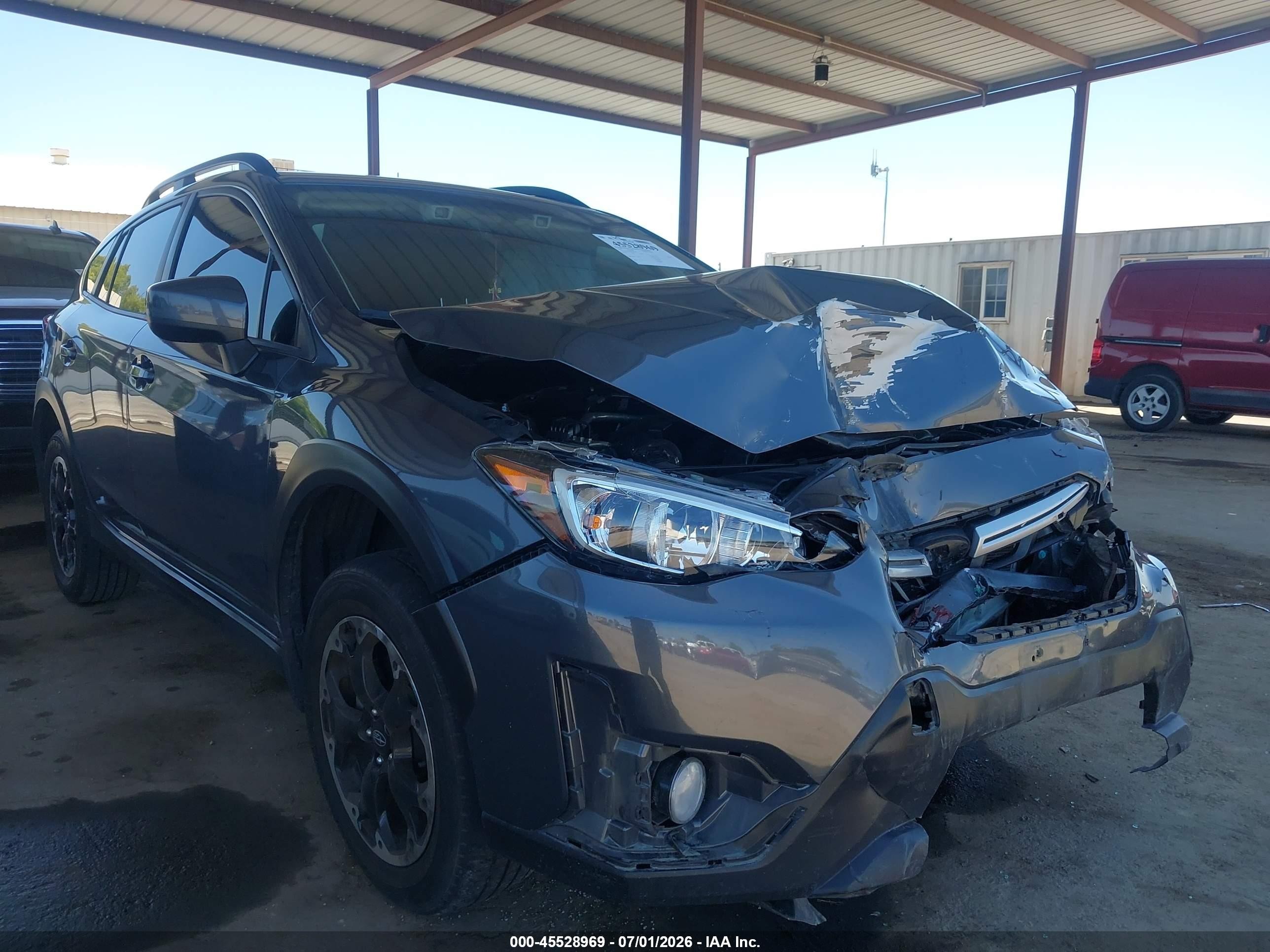 2023 Subaru Crosstrek Premium, VIN JF2GTAPC7P8225475 — Перед
