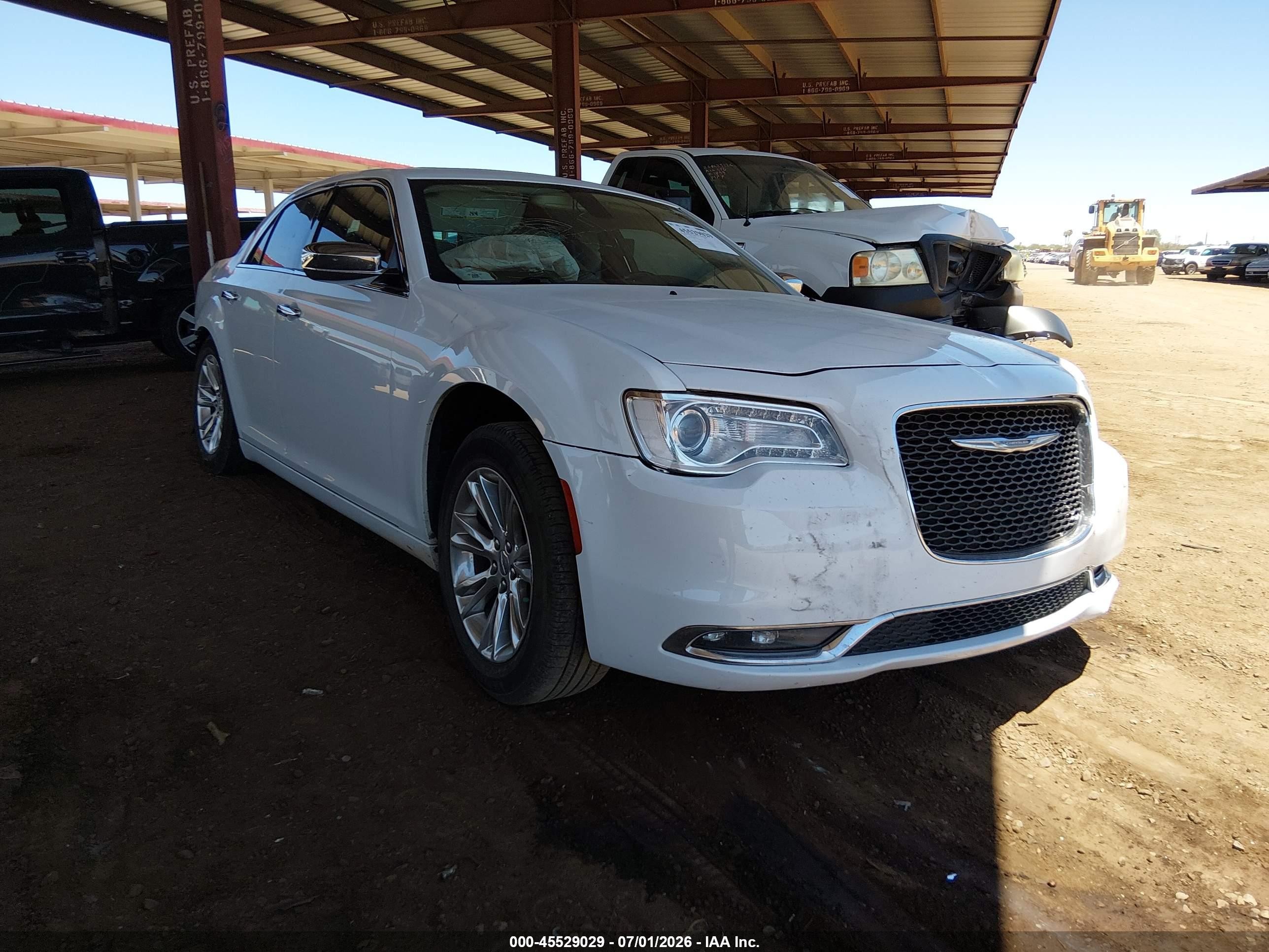 2015 Chrysler 300 C, VIN 2C3CCAEG6FH749328 — Rear end