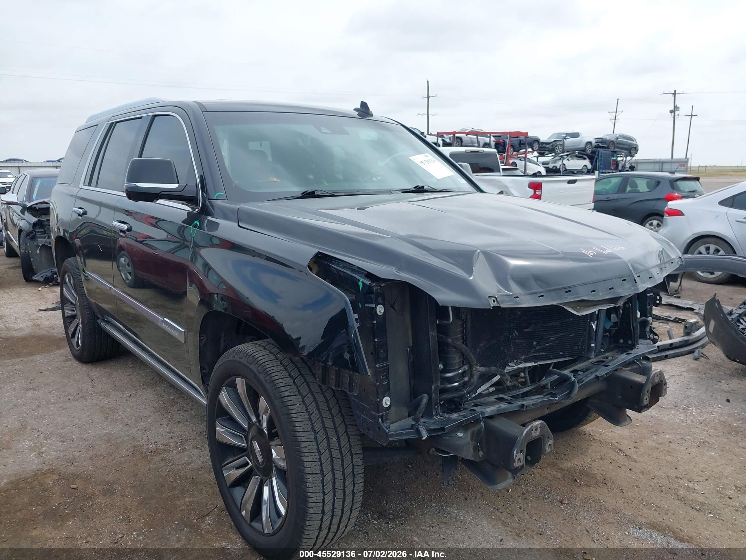 2018 Cadillac Escalade Platinum, VIN 1GYS4DKJ7JR220205 — Front end