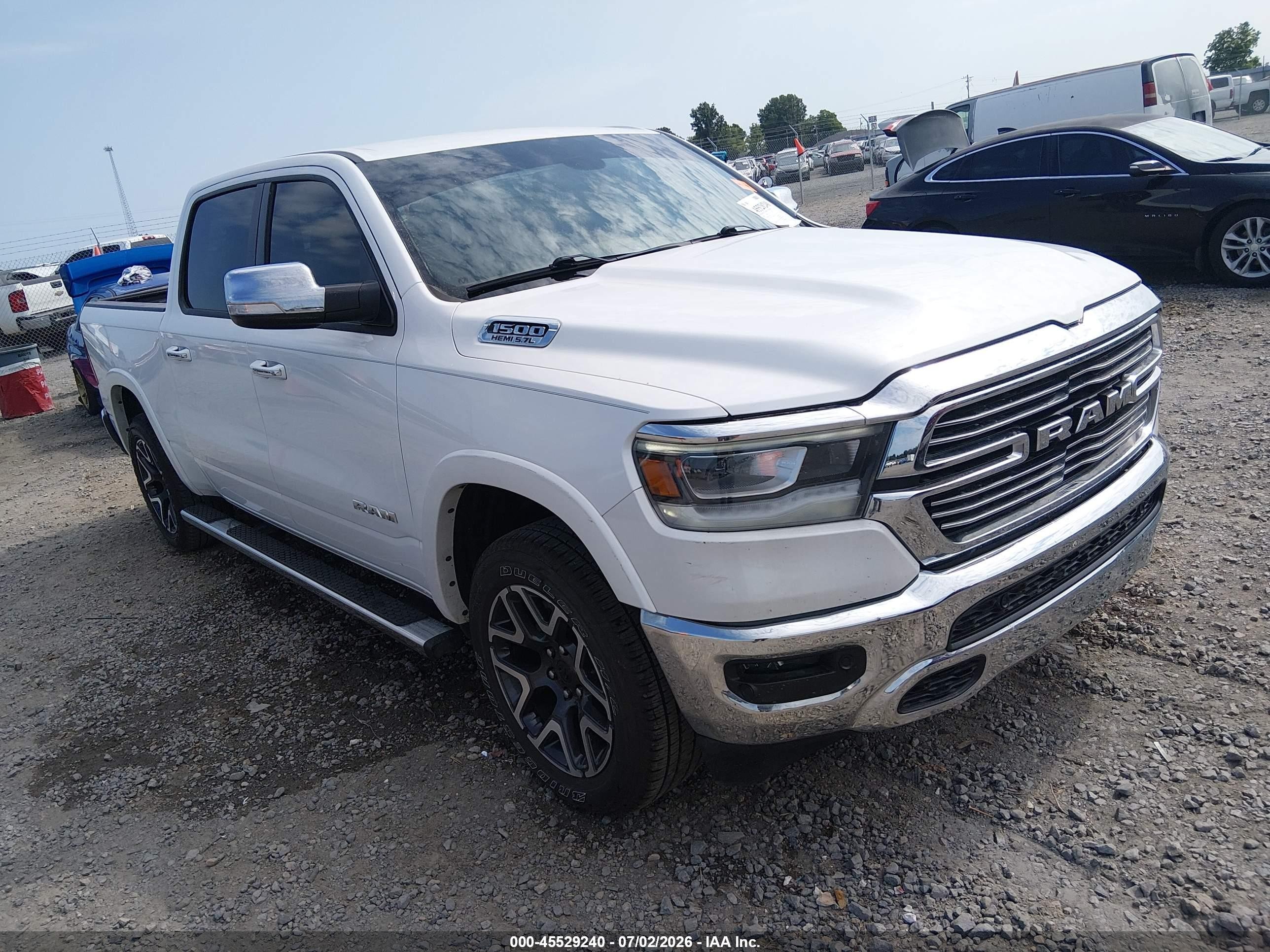 2020 Ram 1500 Laramie, VIN 1C6SRFJT4LN325422 — Rear end