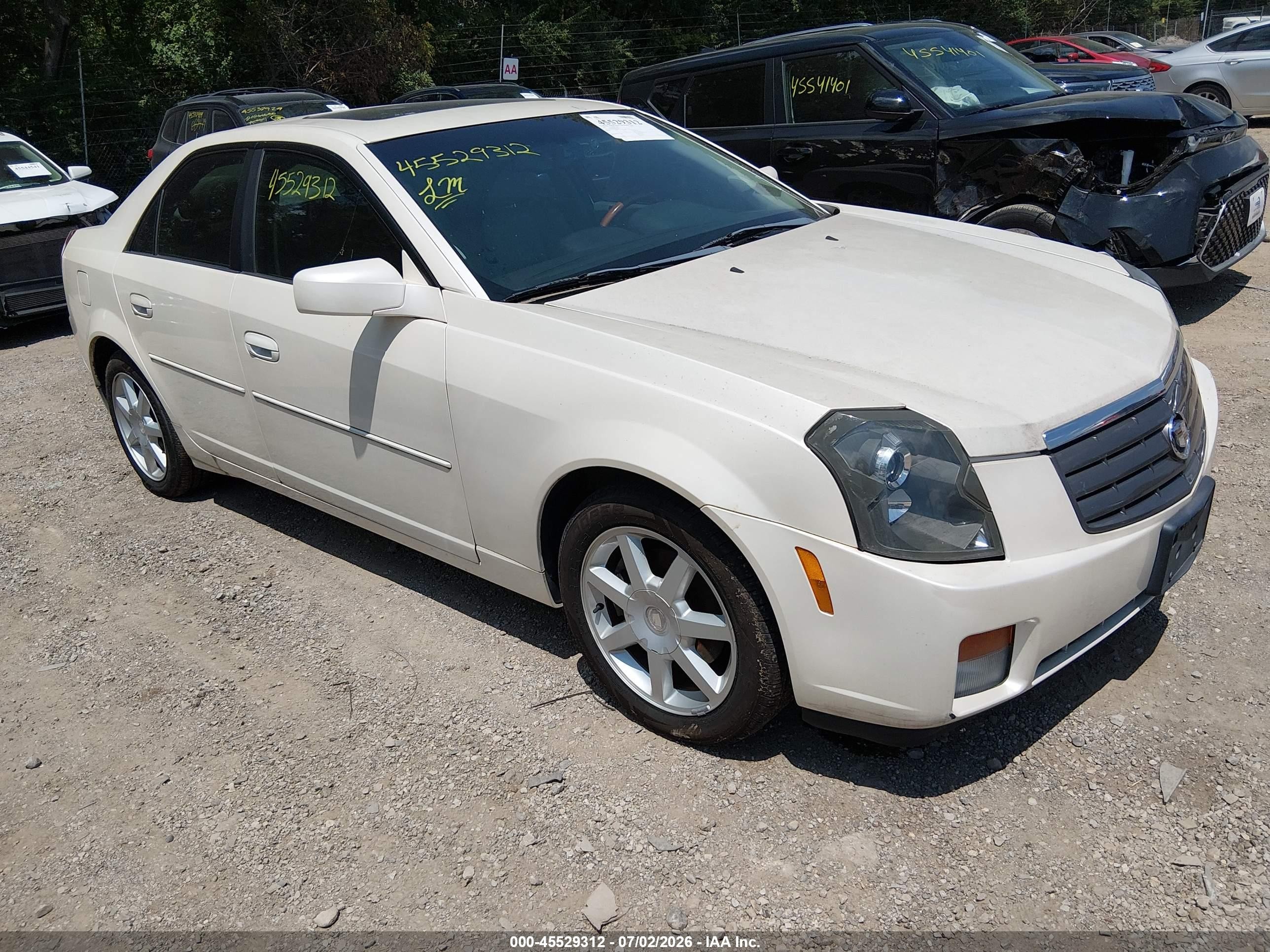 2005 Cadillac CTS, VIN 1G6DP567750181283 — Перед